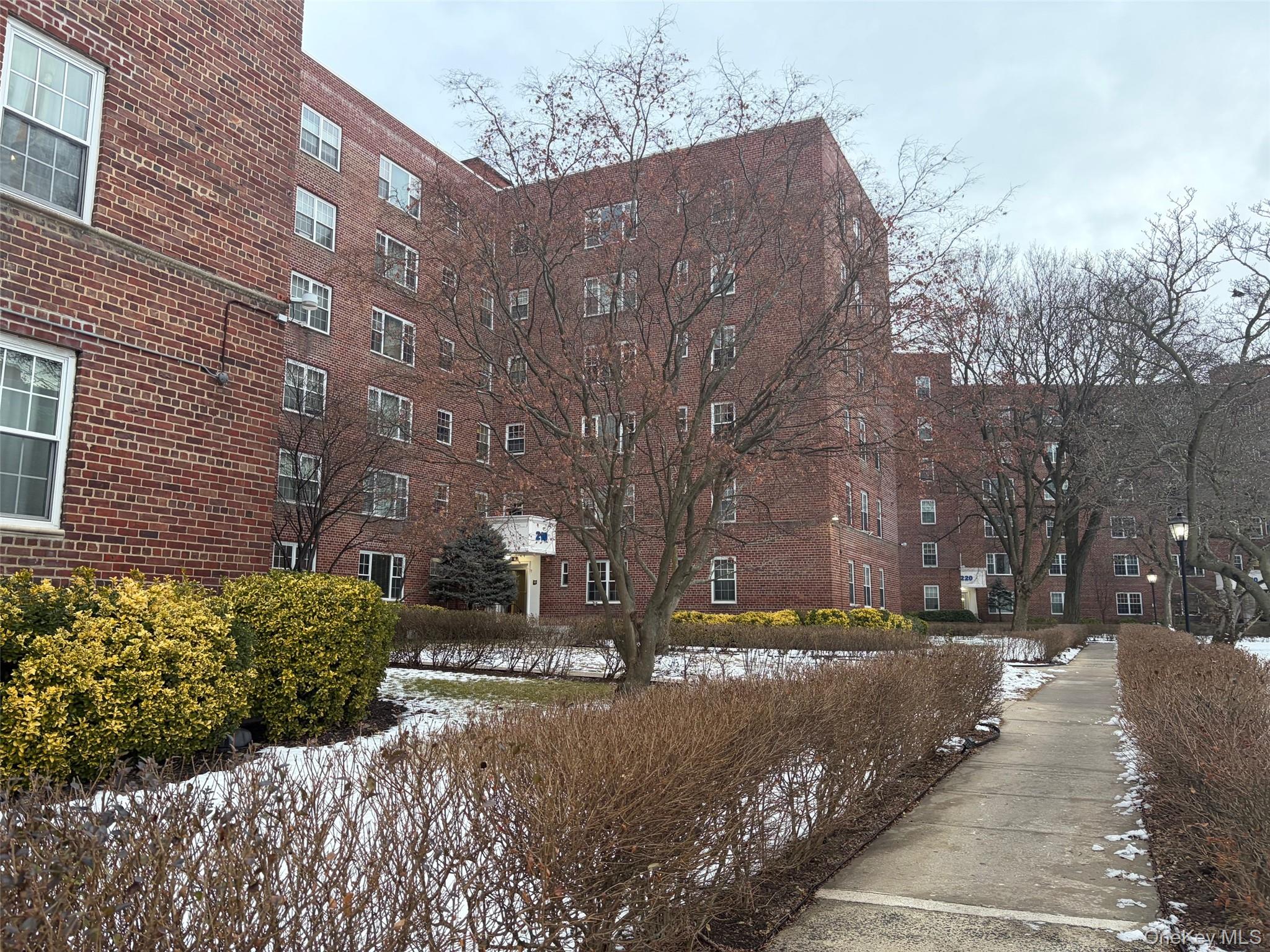 210 Pelham Road, Unit 5L