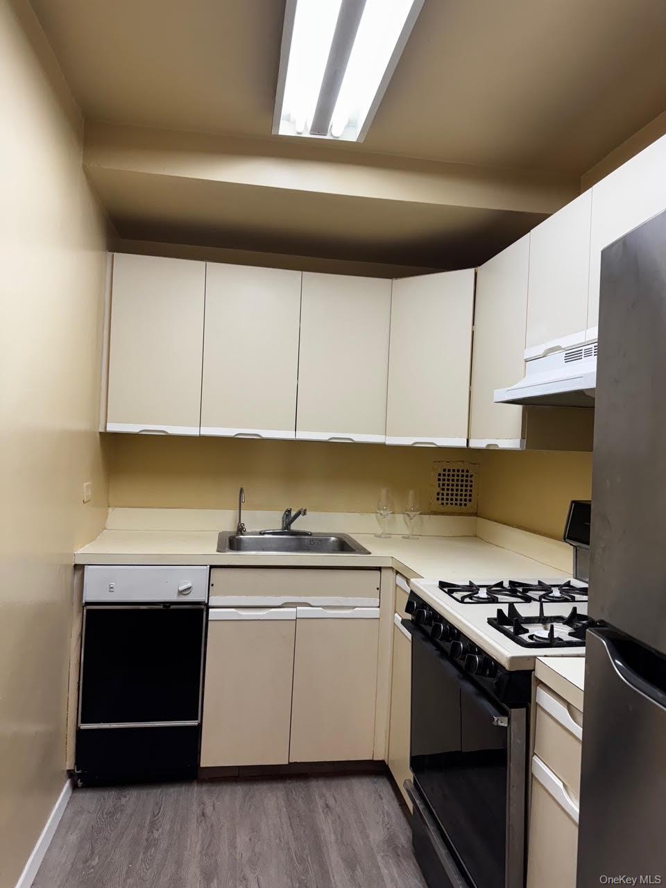 144-24 37th Avenue, Unit 3J photo 7