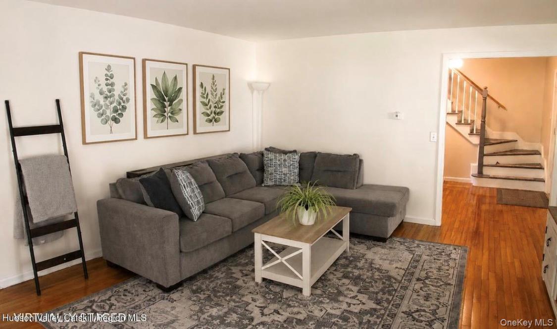 25 Old Farm Road – For Sale photo 6