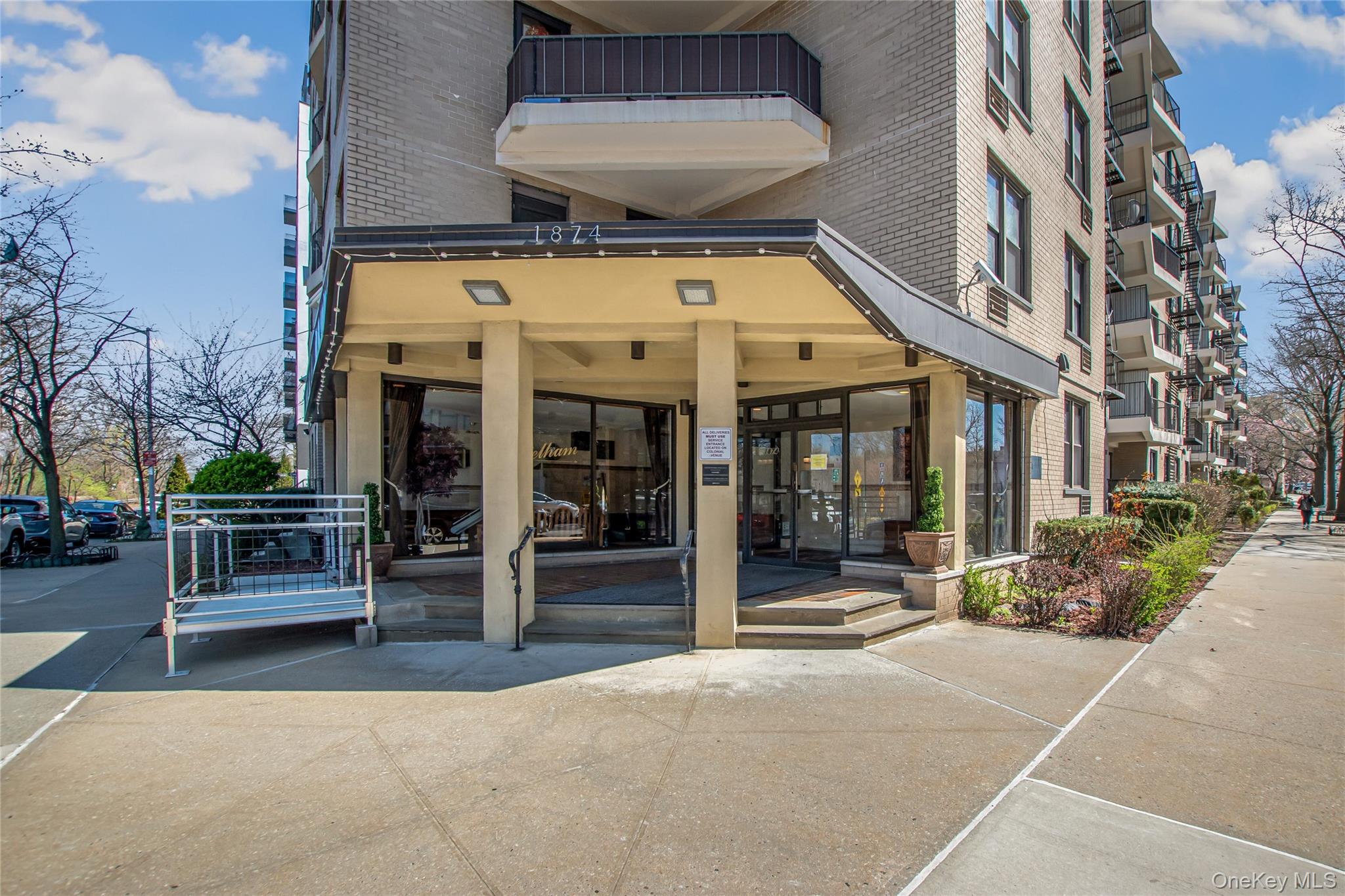1874 Pelham Parkway S, Unit 4A