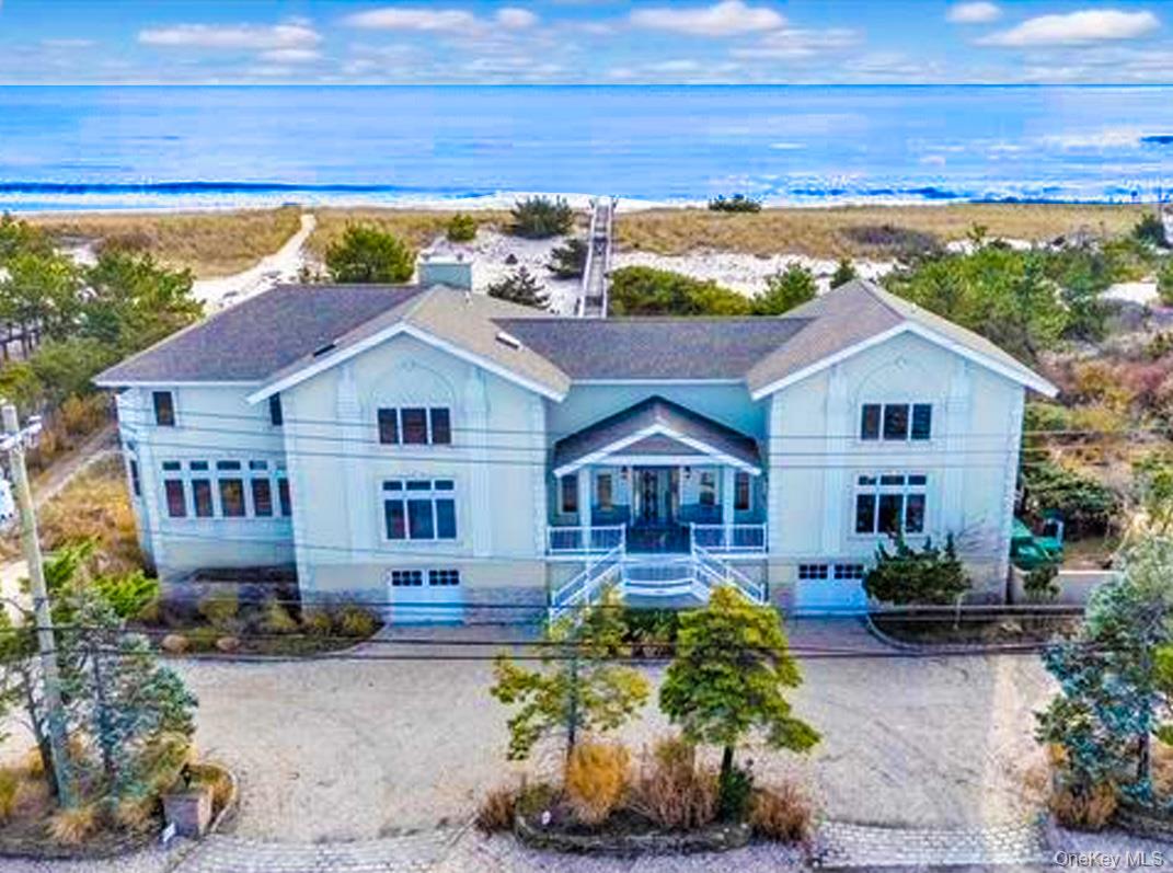 605 Dune Road – For Rent