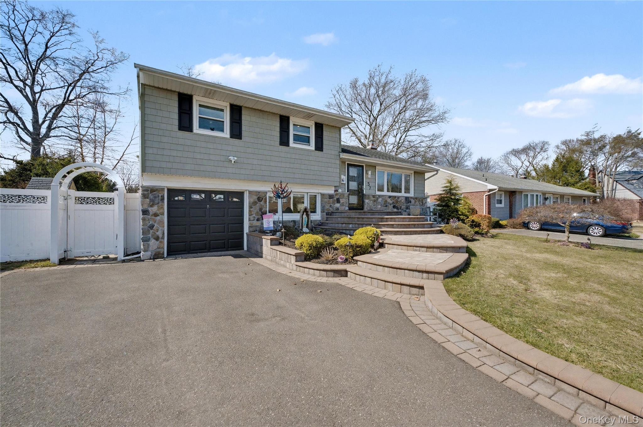 57 Richfield Street – For Sale photo 2