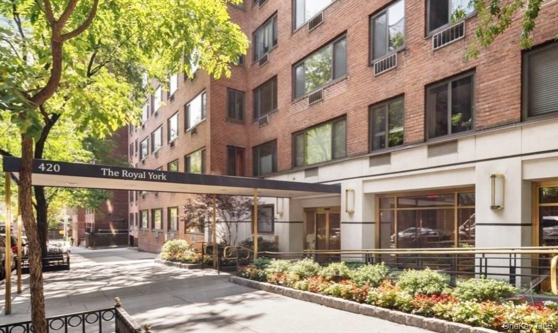 420 E 64th Street, Unit W8F photo 14