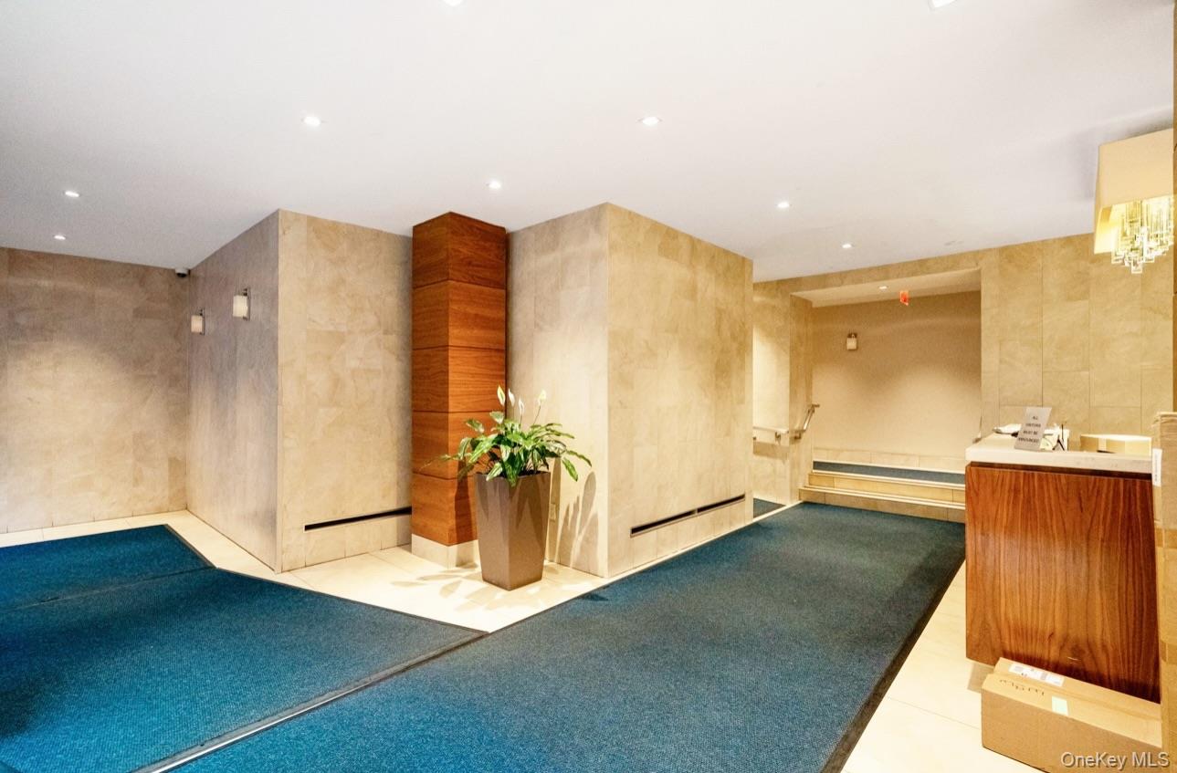420 E 64th Street, Unit W8F