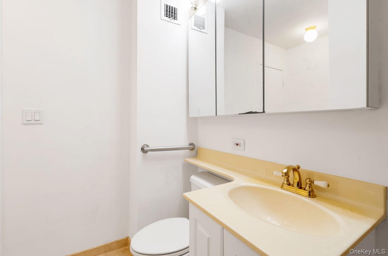420 E 64th Street, Unit W8F photo 6