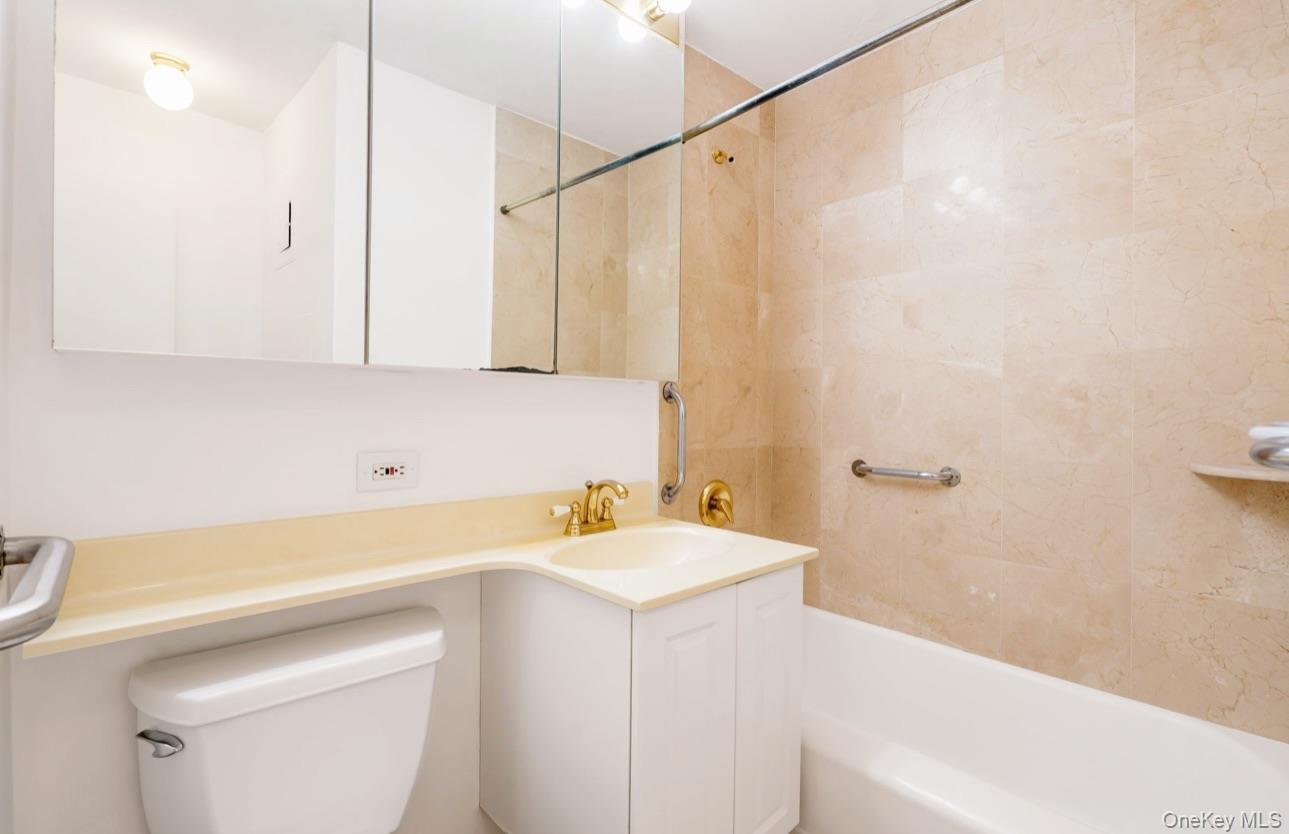 420 E 64th Street, Unit W8F photo 7