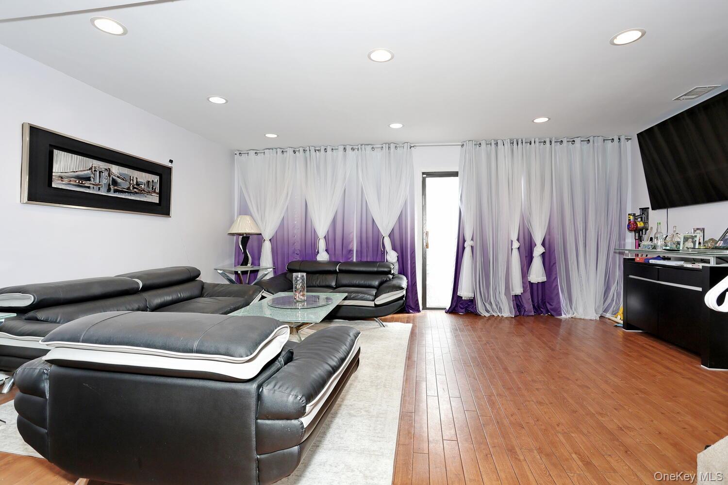65 Buckingham Court – For Sale photo 4