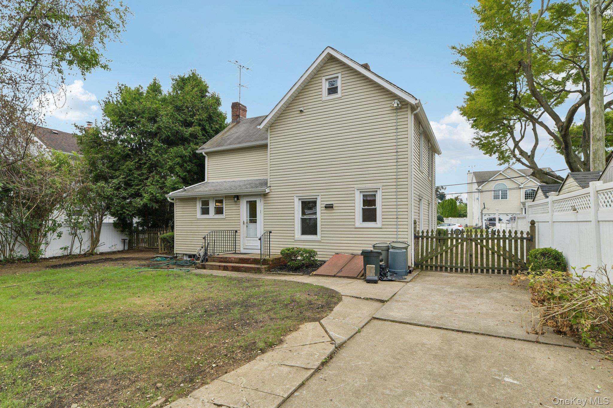 2097 Washington Avenue – For Sale photo 33