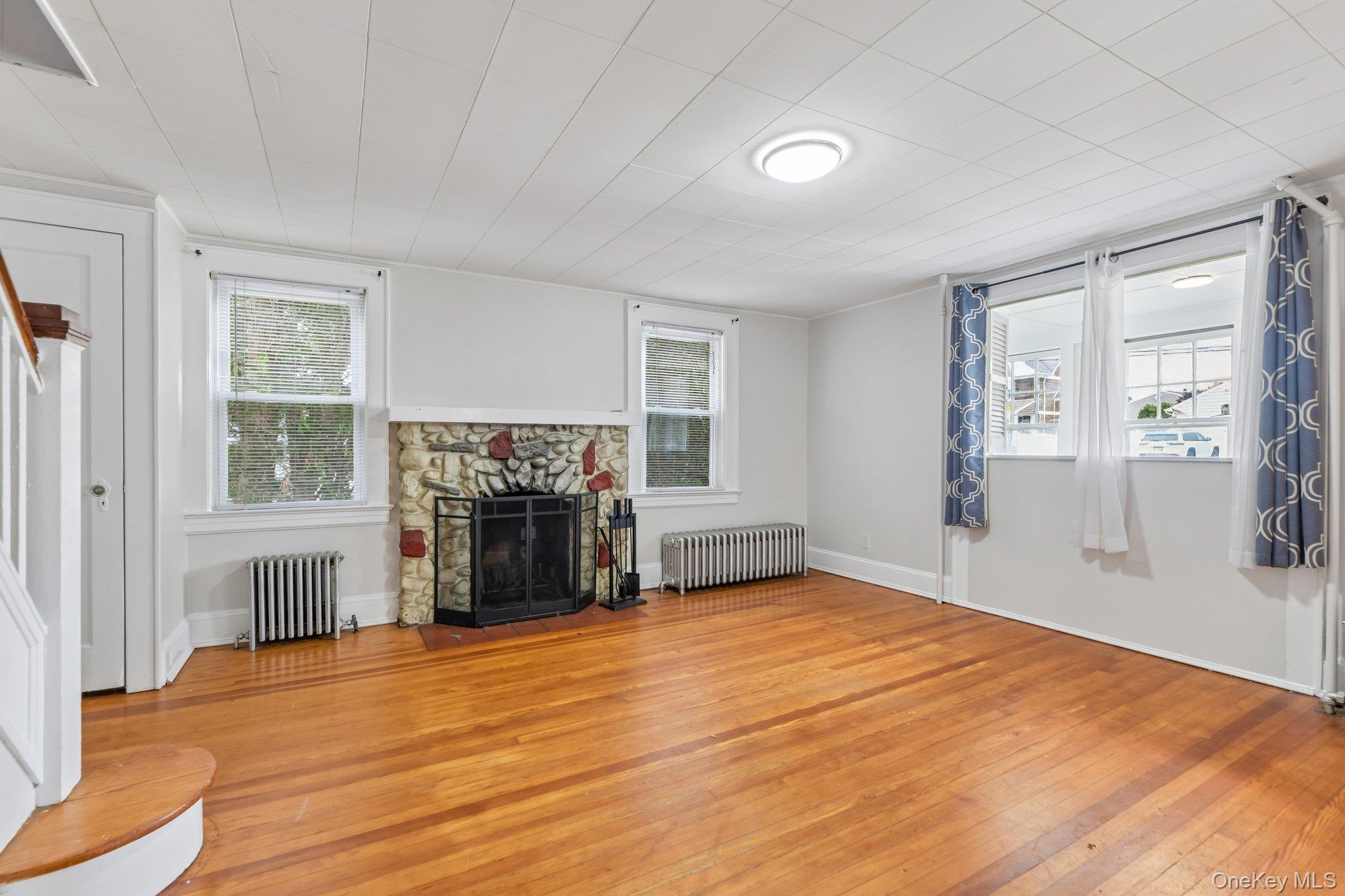2097 Washington Avenue – For Sale photo 7