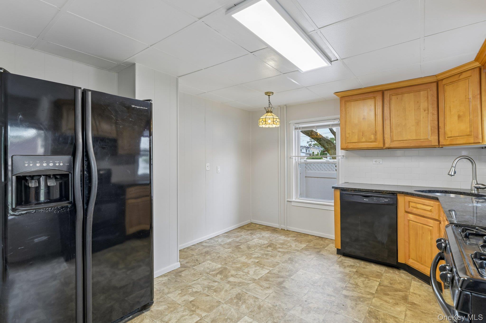2097 Washington Avenue – For Sale photo 12