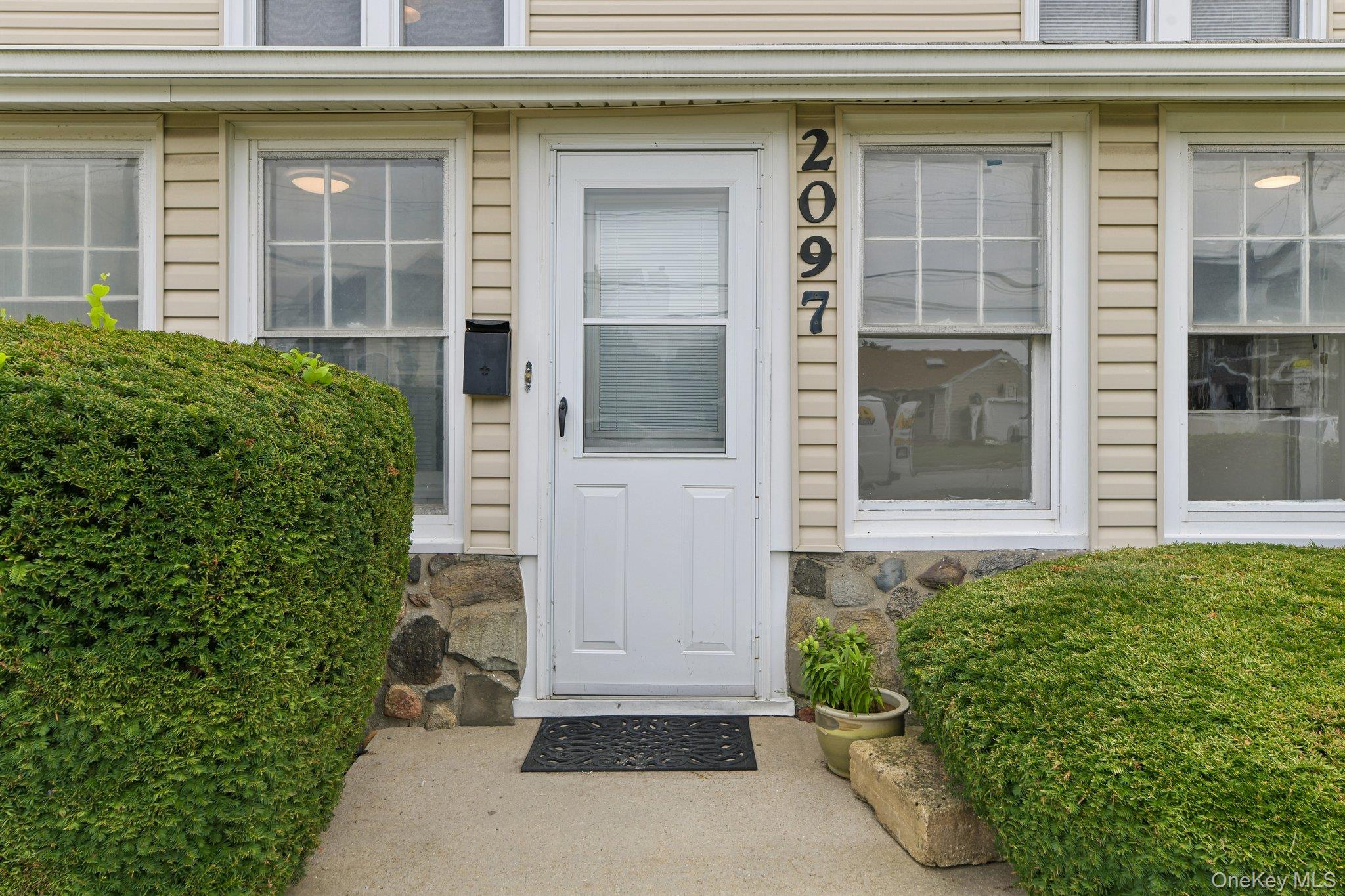2097 Washington Avenue – For Sale photo 5