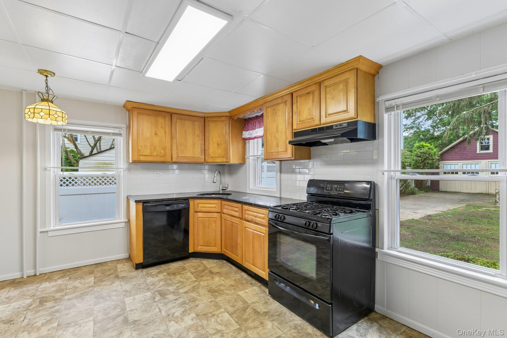 2097 Washington Avenue – For Sale photo 10