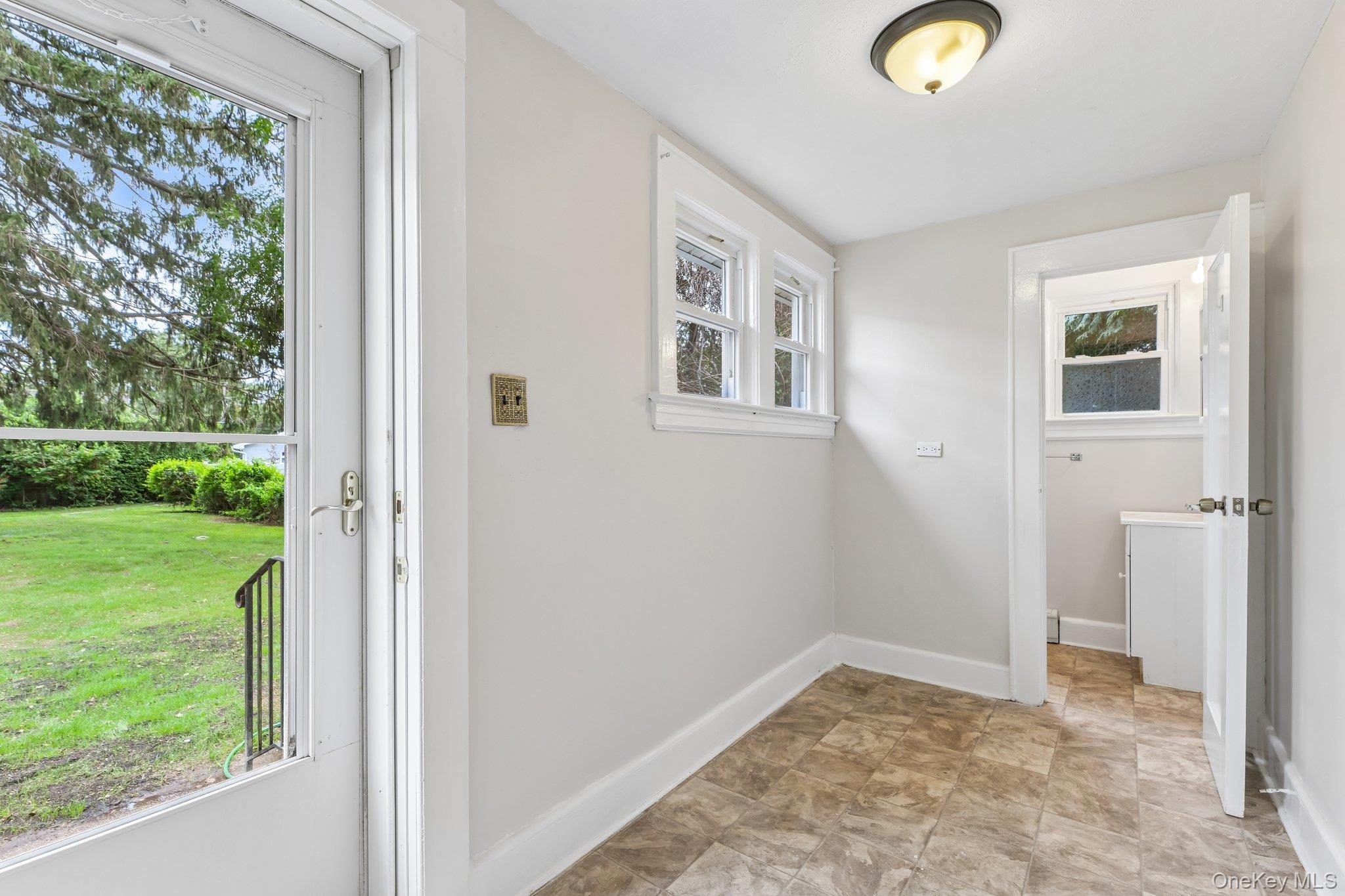 2097 Washington Avenue – For Sale photo 17