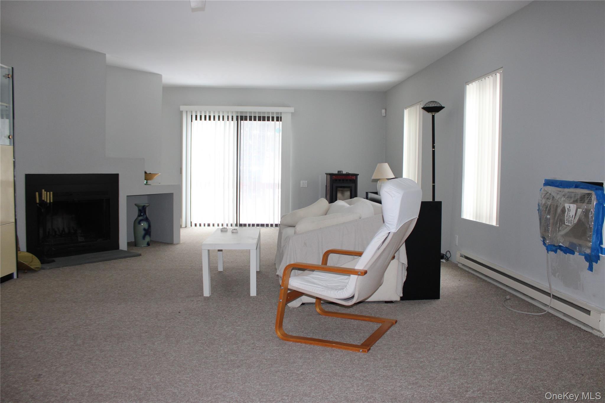 41 W Delaware Place – For Sale photo 4