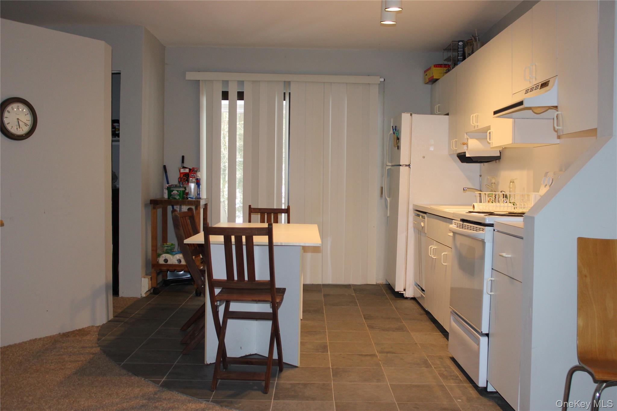 41 W Delaware Place – For Sale photo 8