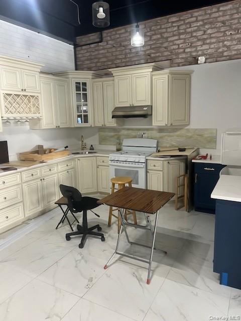 360 Mount Pleasant Avenue, Unit D photo 10