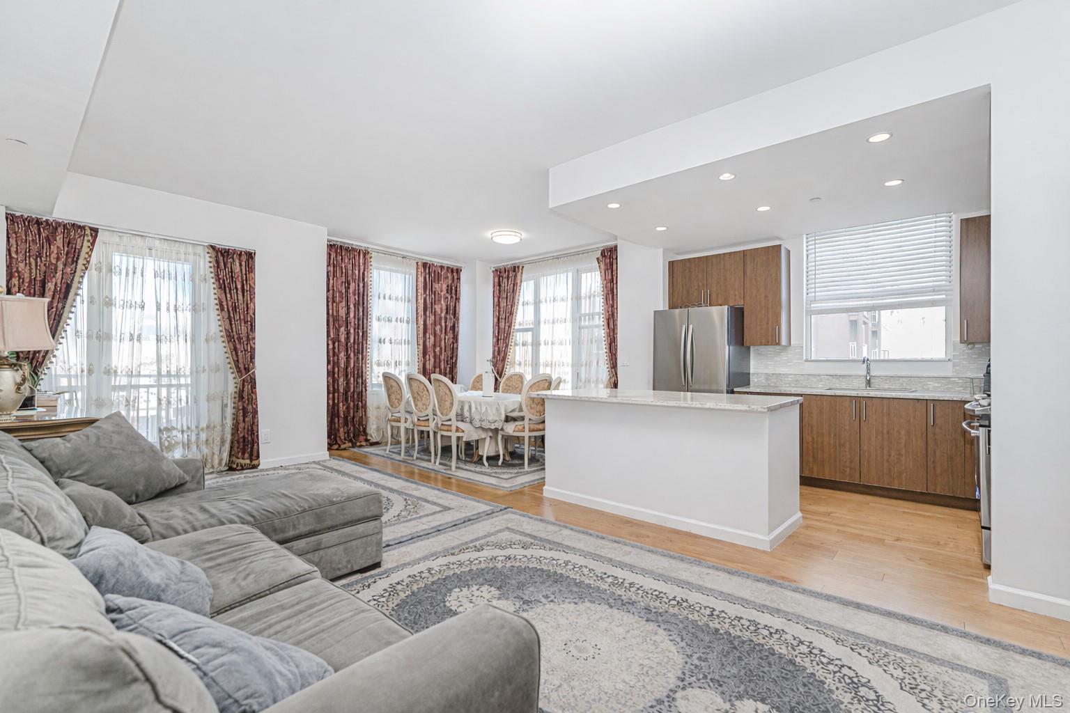 50 Oceana Drive W, Unit 8D photo 6