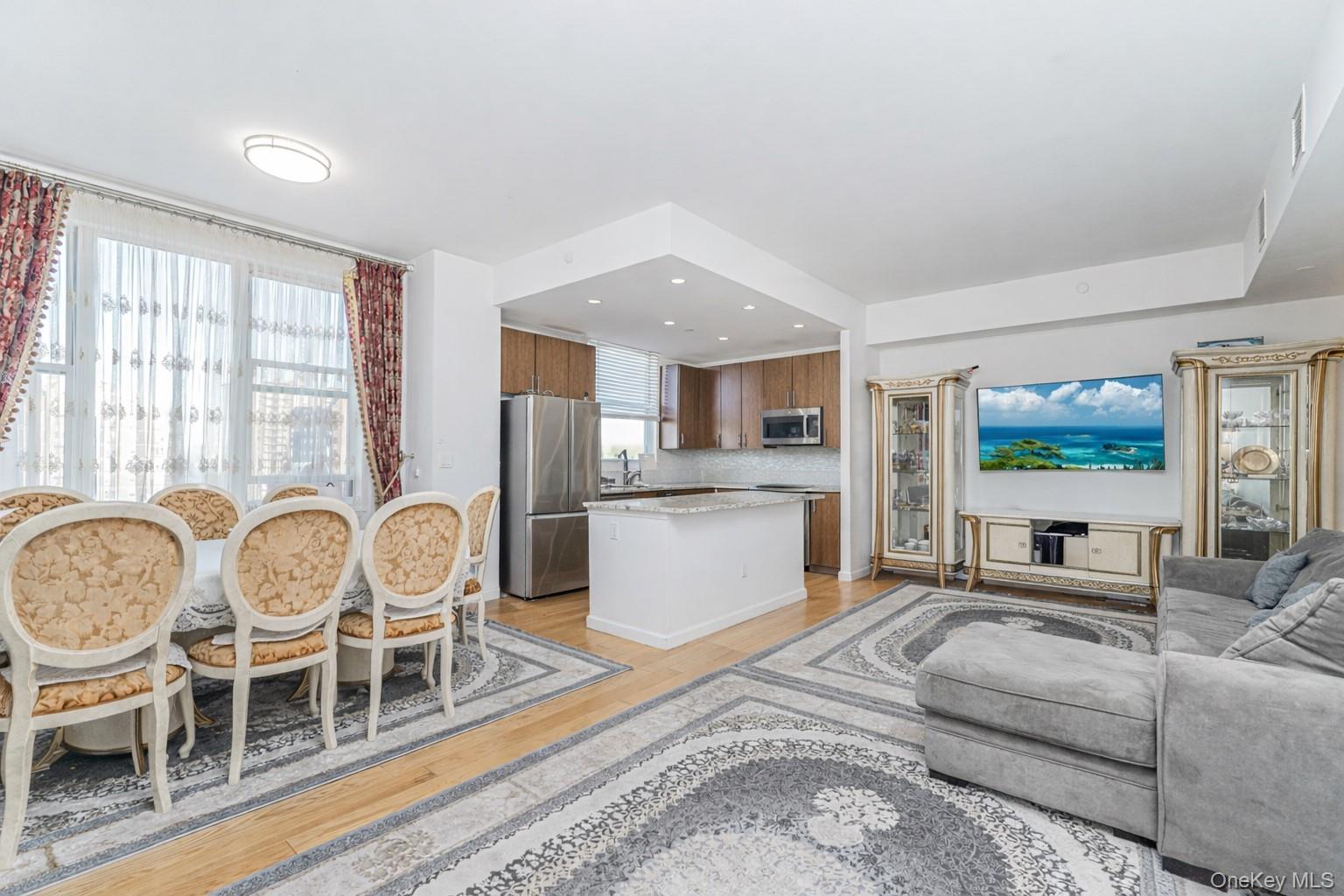 50 Oceana Drive W, Unit 8D