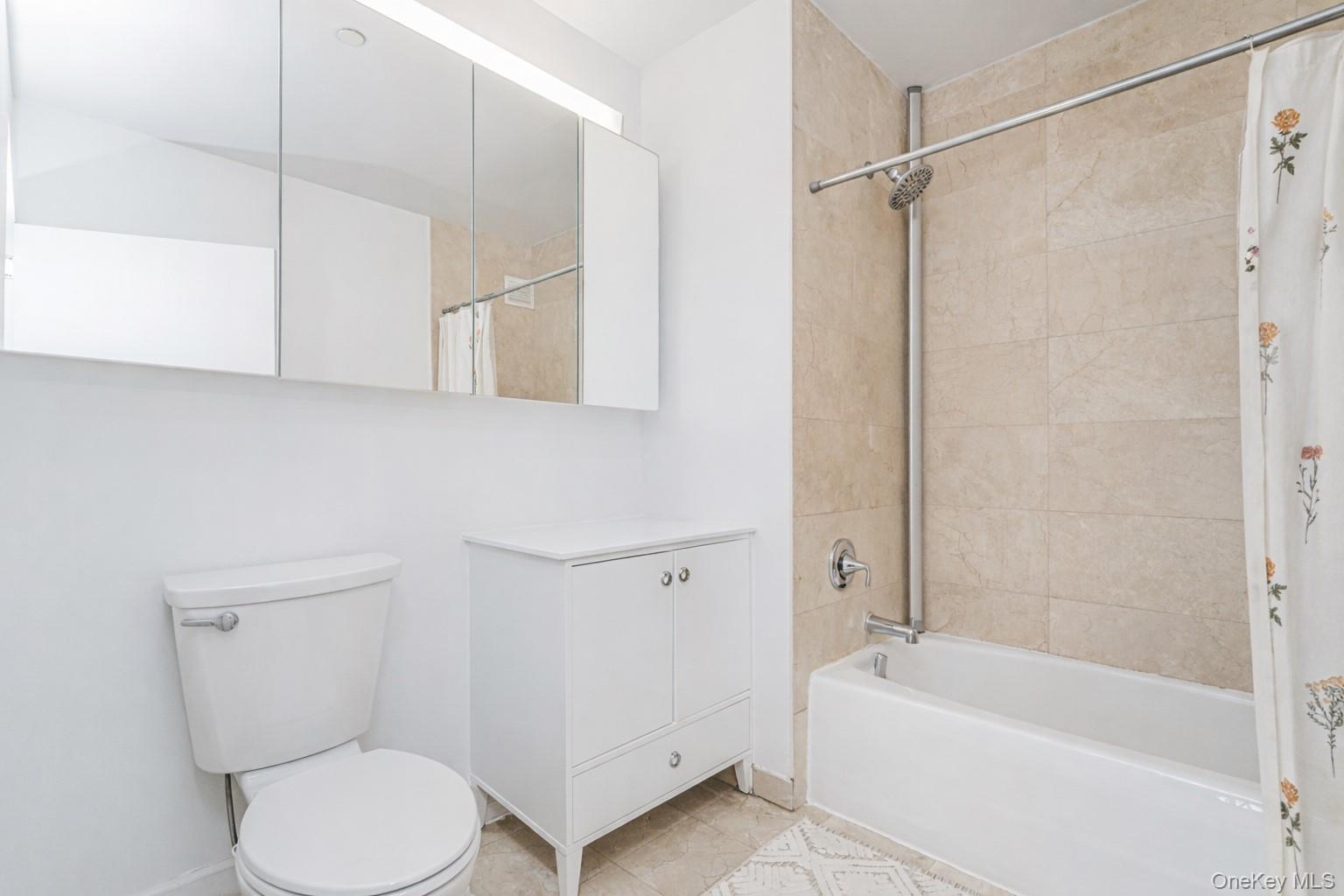 50 Oceana Drive W, Unit 8D photo 14