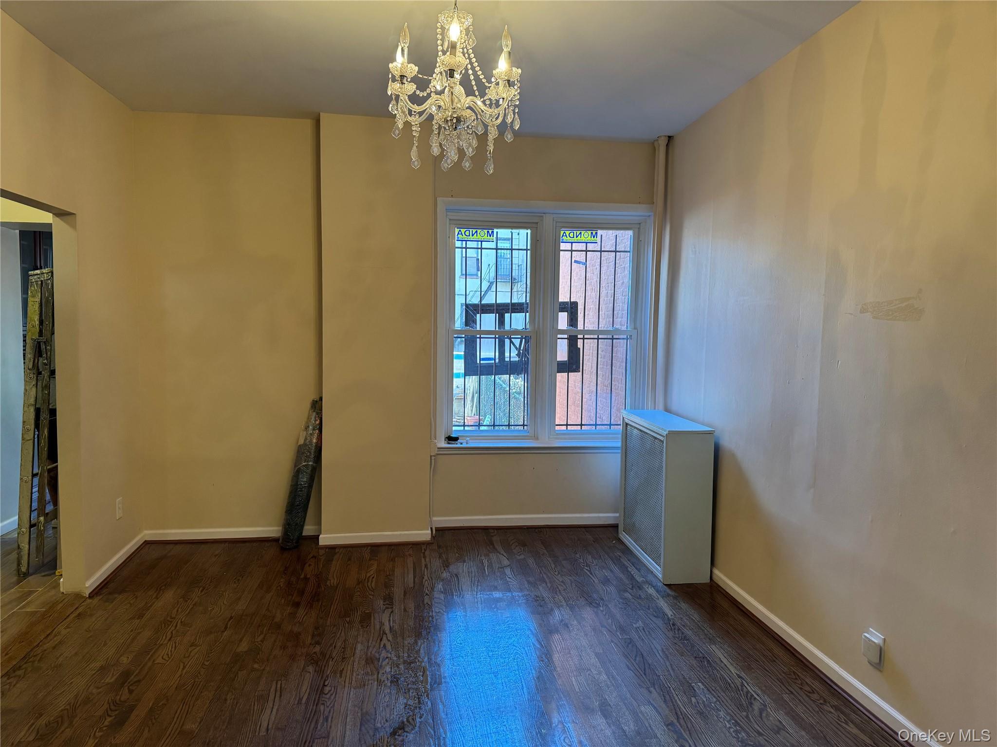 776 Hewitt – For Sale photo 9