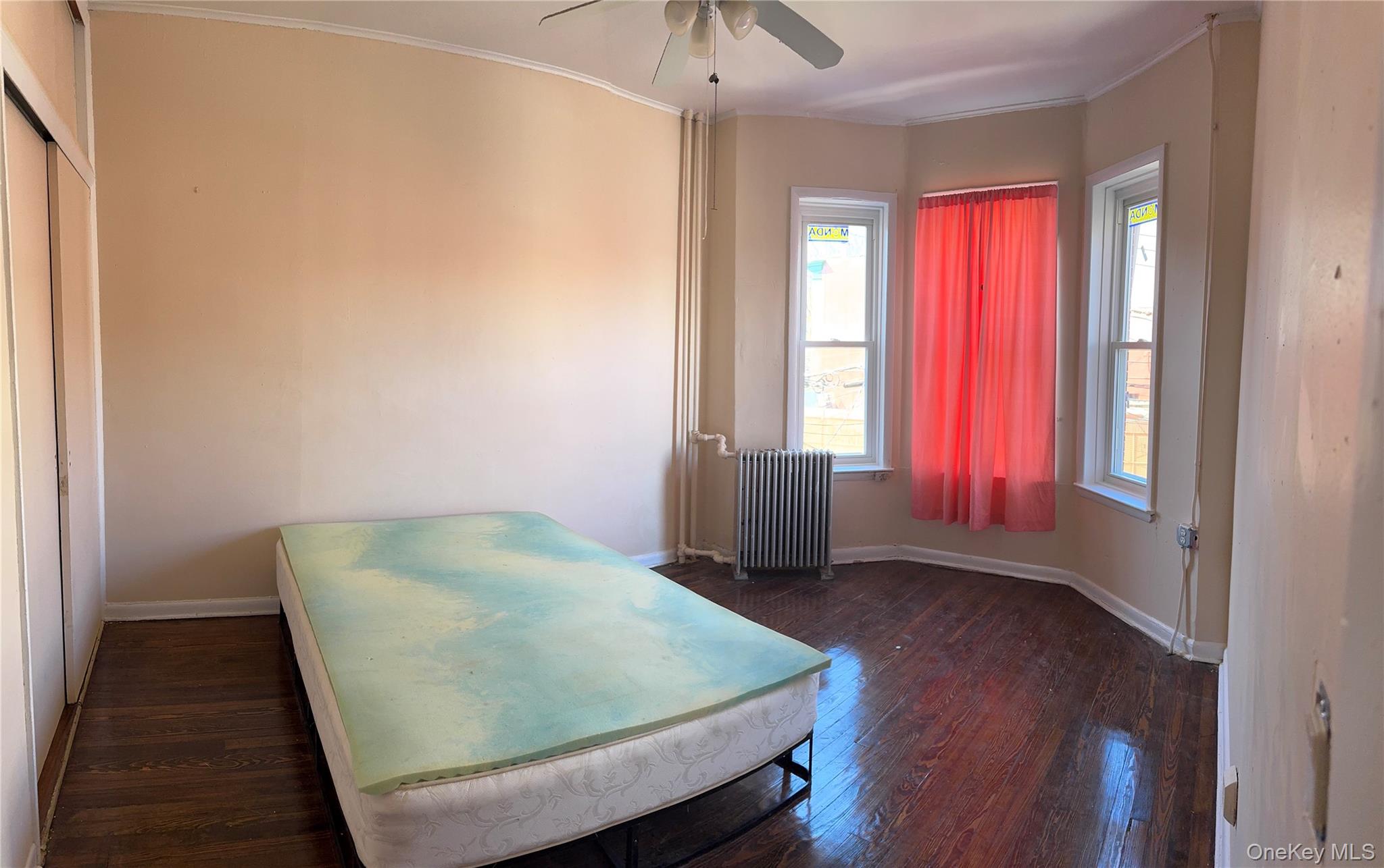 776 Hewitt – For Sale photo 6