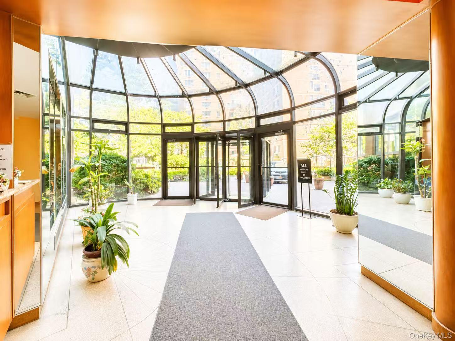 138-35 Elder Avenue, Unit 9C photo 2