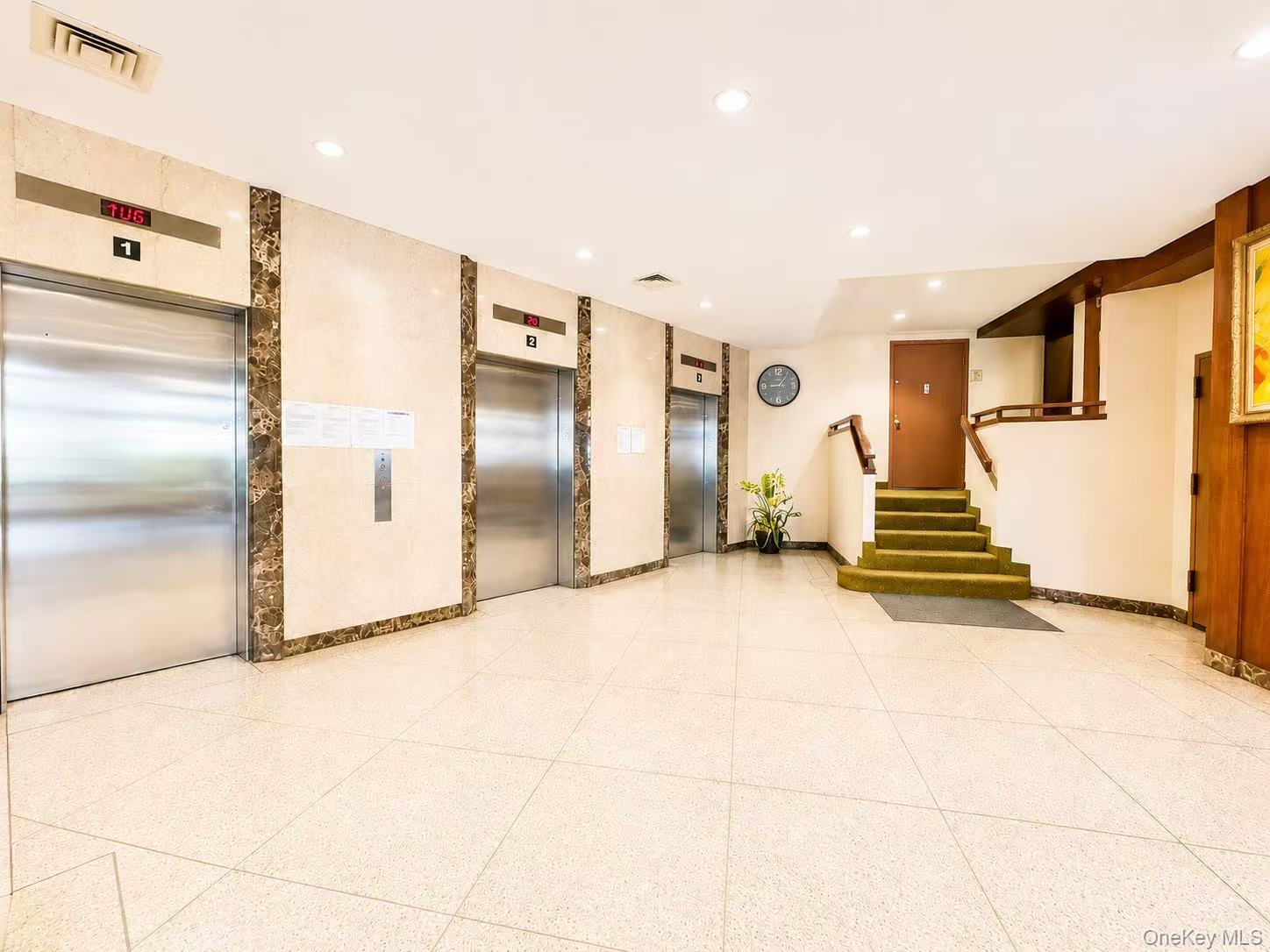 138-35 Elder Avenue, Unit 9C photo 4