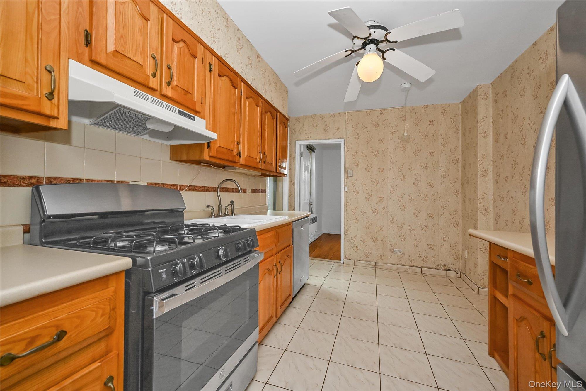 23-25 Bell Boulevard, Unit 6J photo 6