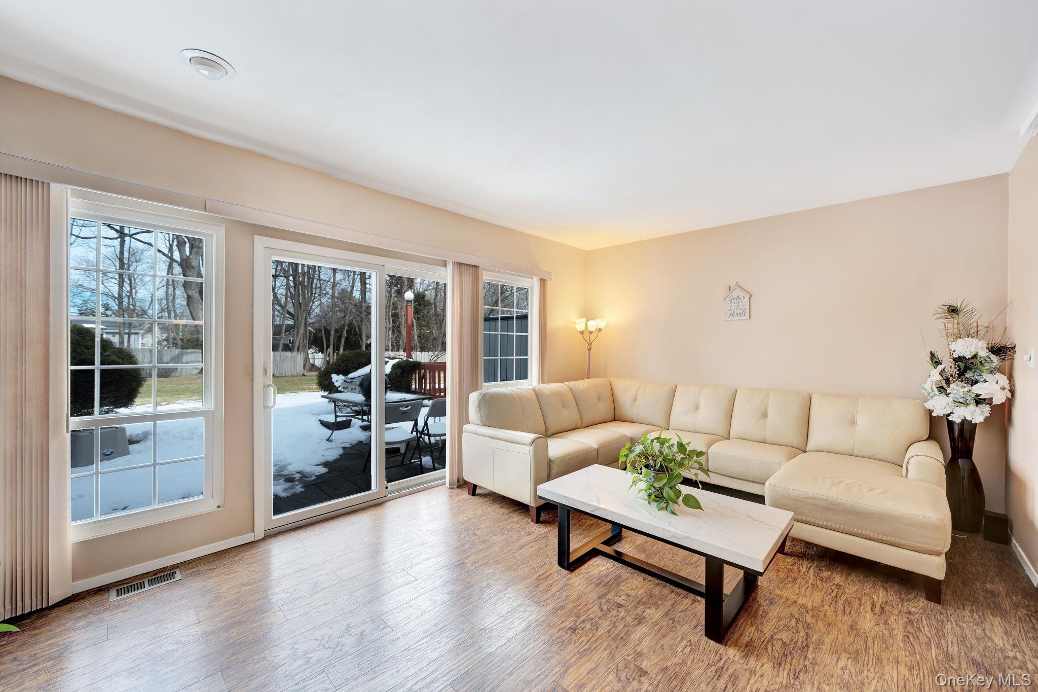 11 Manors Drive – For Sale photo 13