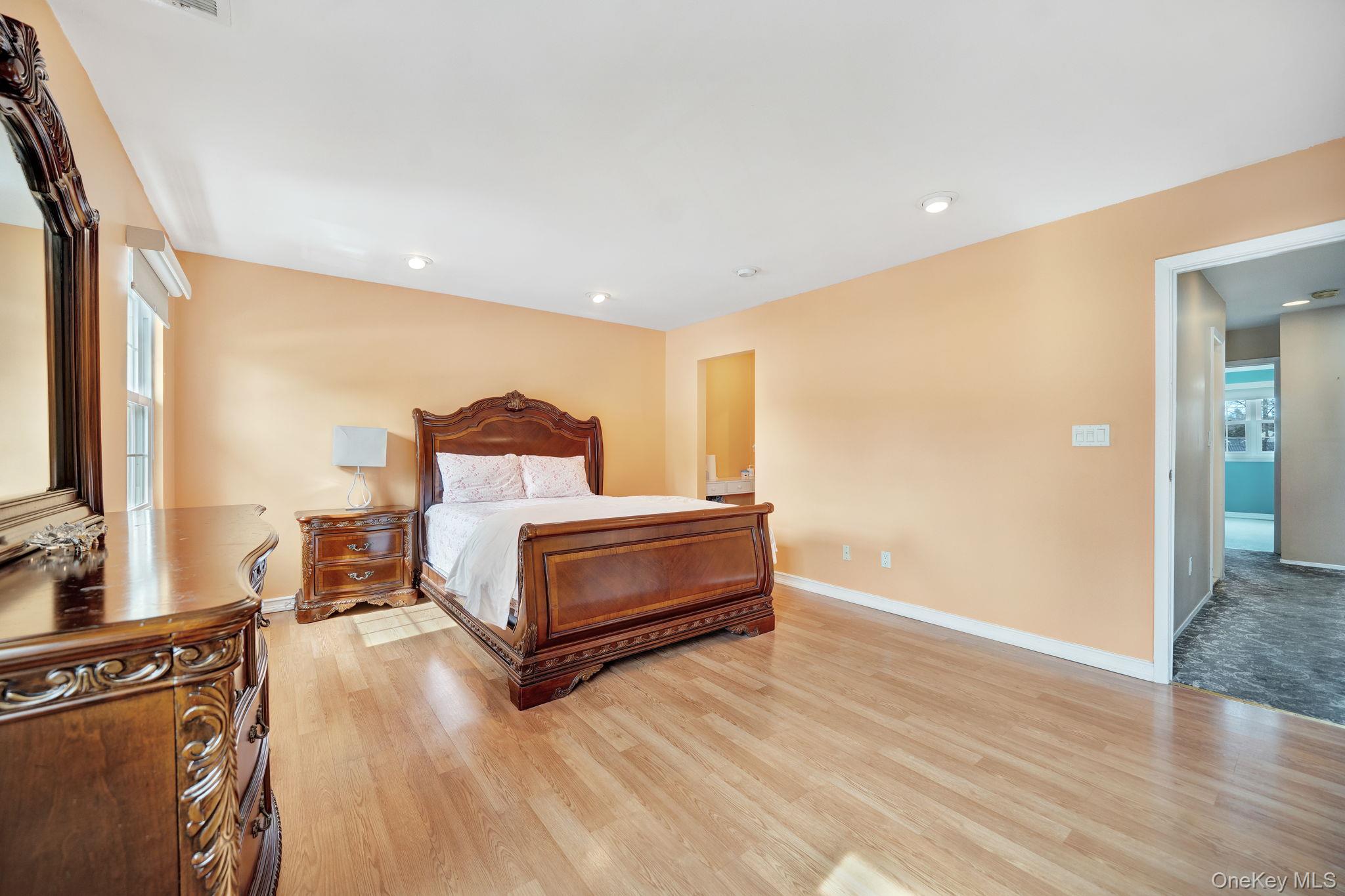 11 Manors Drive – For Sale photo 25