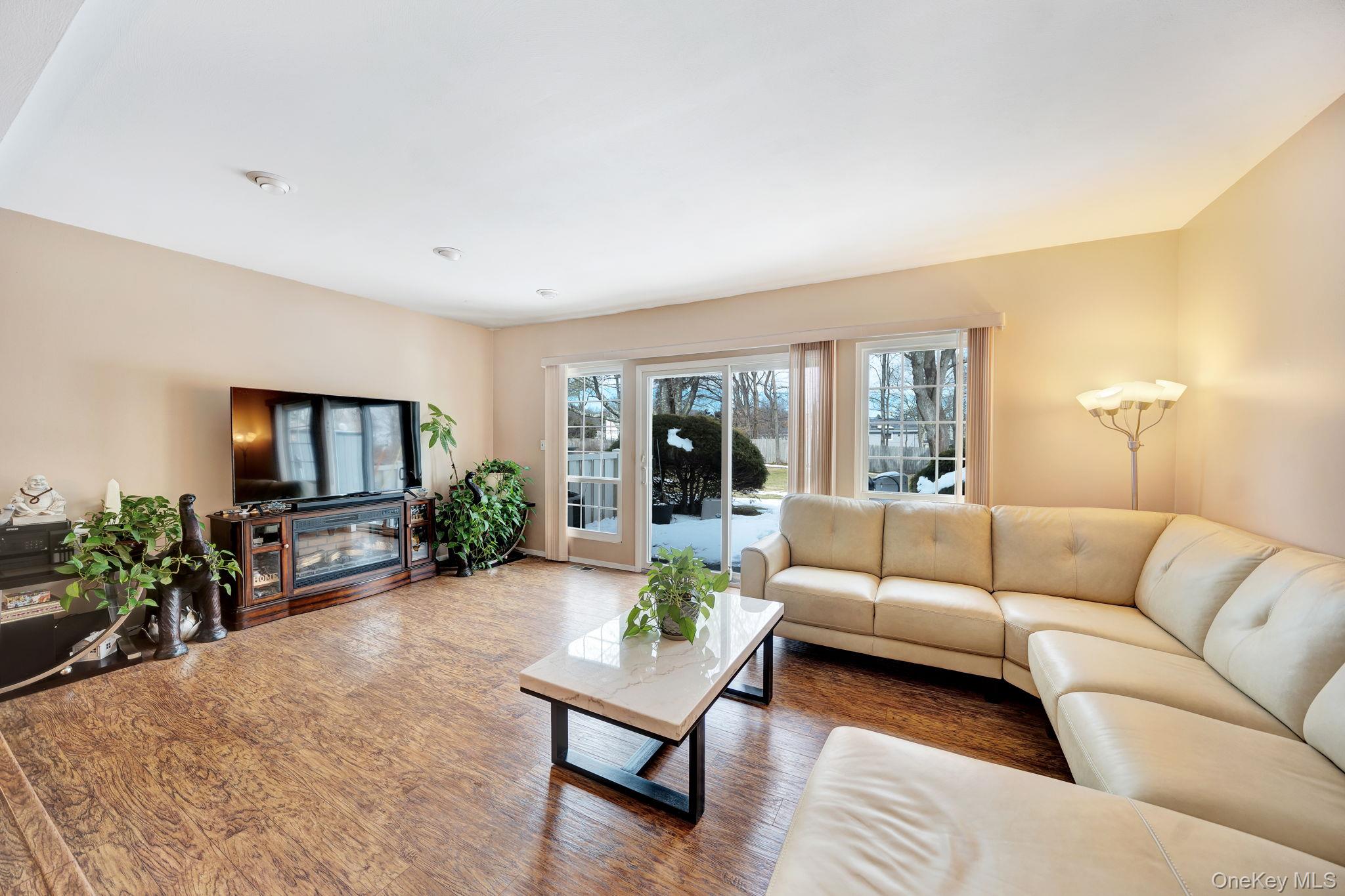 11 Manors Drive – For Sale photo 14