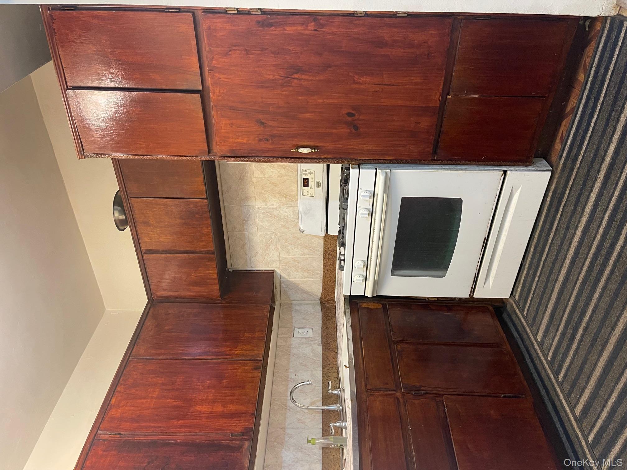 89-15 Parsons Blvd, Unit 6D photo 4