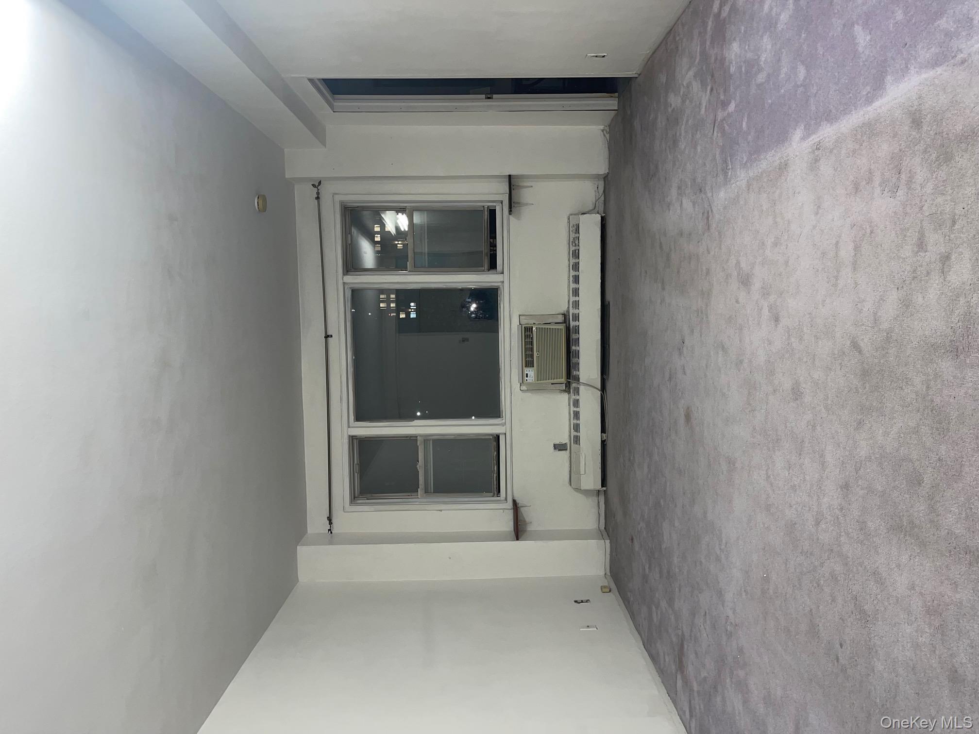 89-15 Parsons Blvd, Unit 6D photo 2
