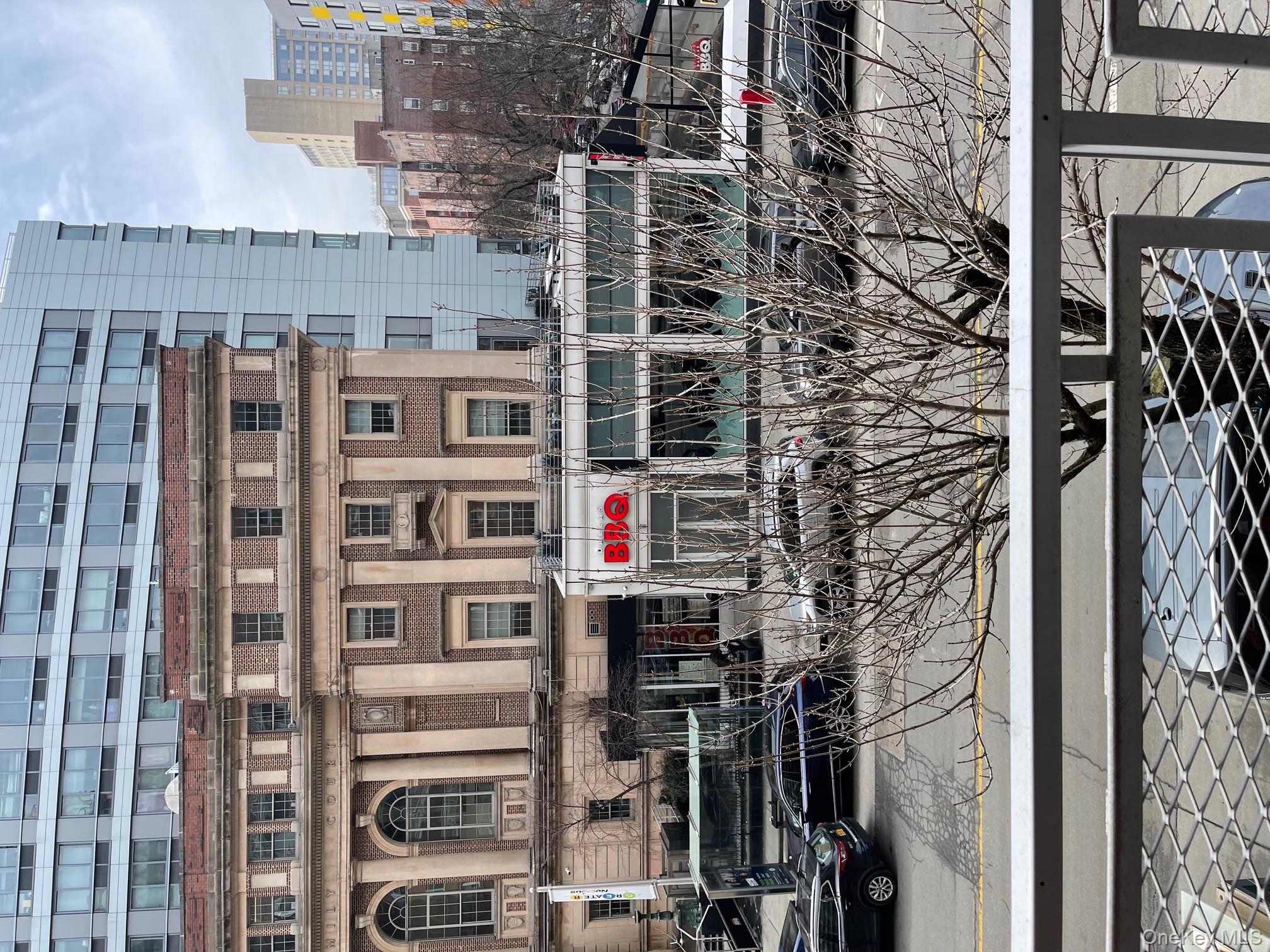89-15 Parsons Boulevard, Unit 3L photo 6