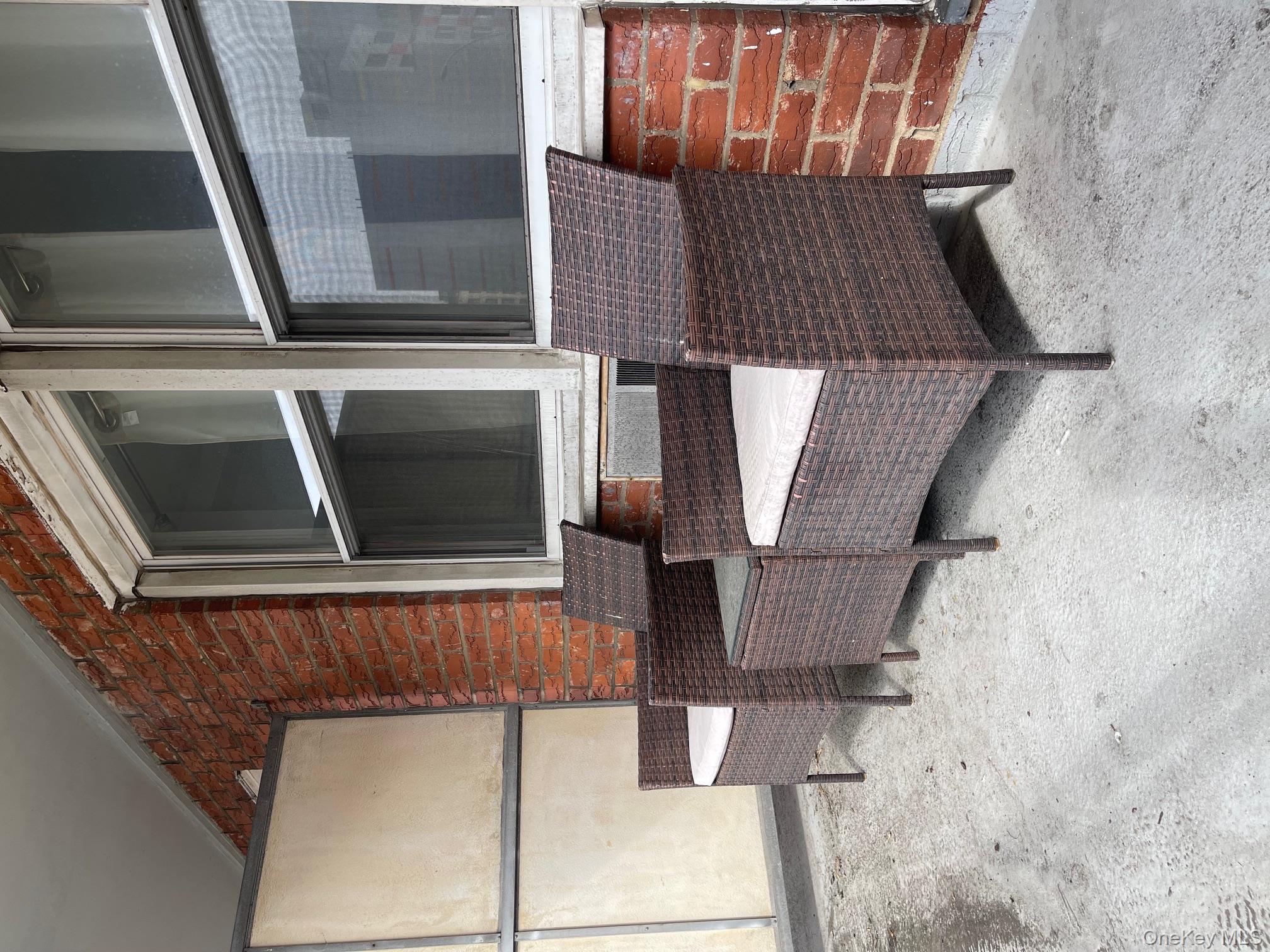 89-15 Parsons Boulevard, Unit 3L photo 2