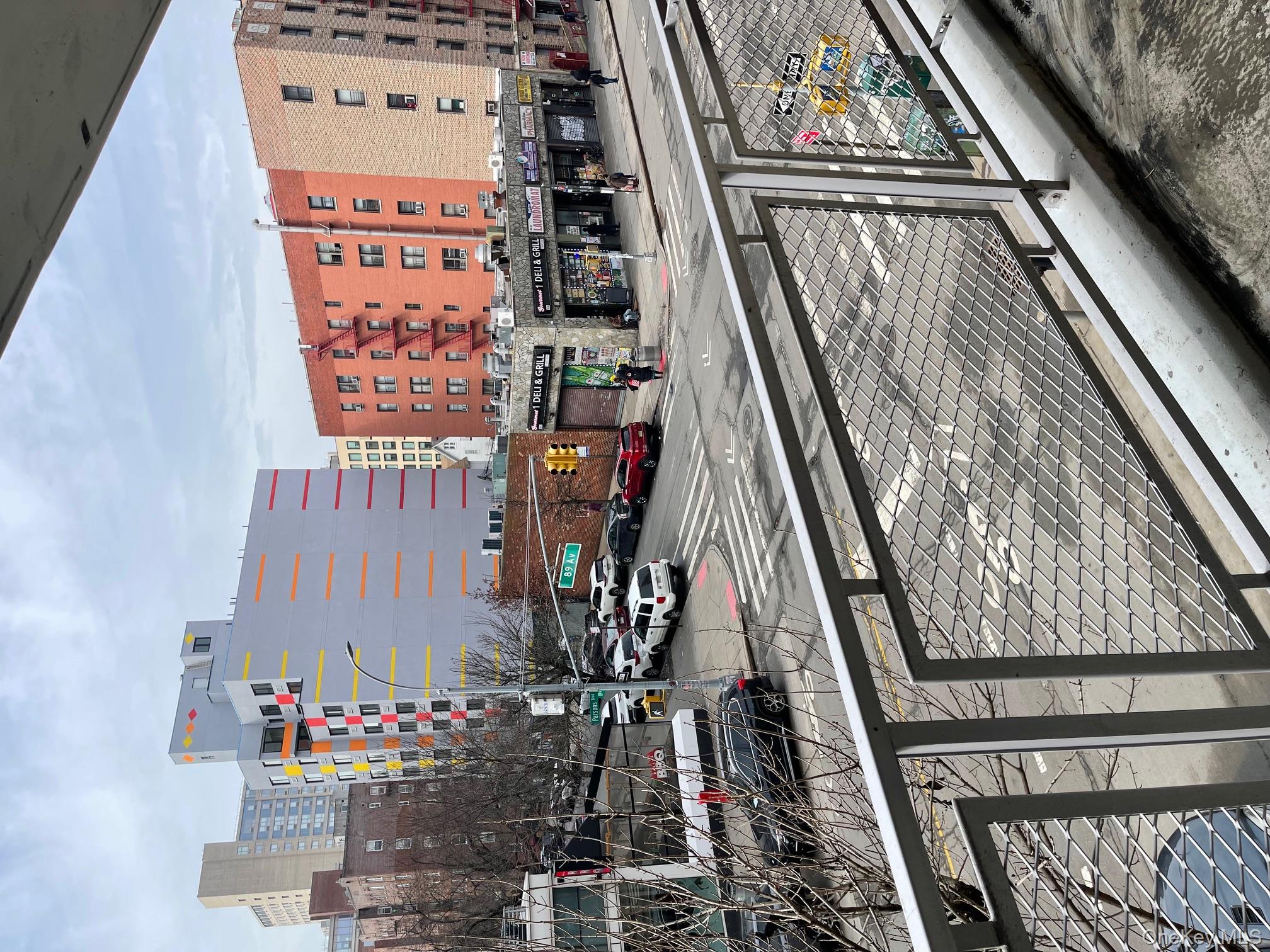 89-15 Parsons Boulevard, Unit 3L photo 3