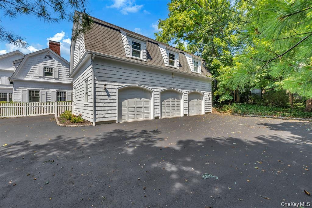 158 E Shore Road – For Sale photo 45
