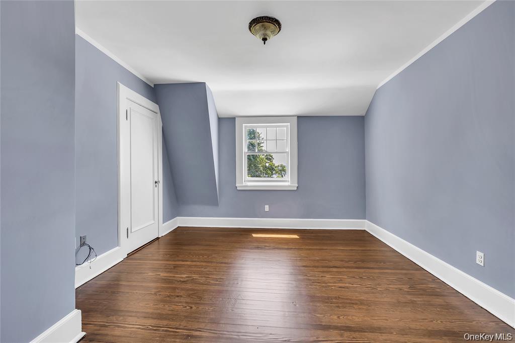 158 E Shore Road – For Sale photo 36