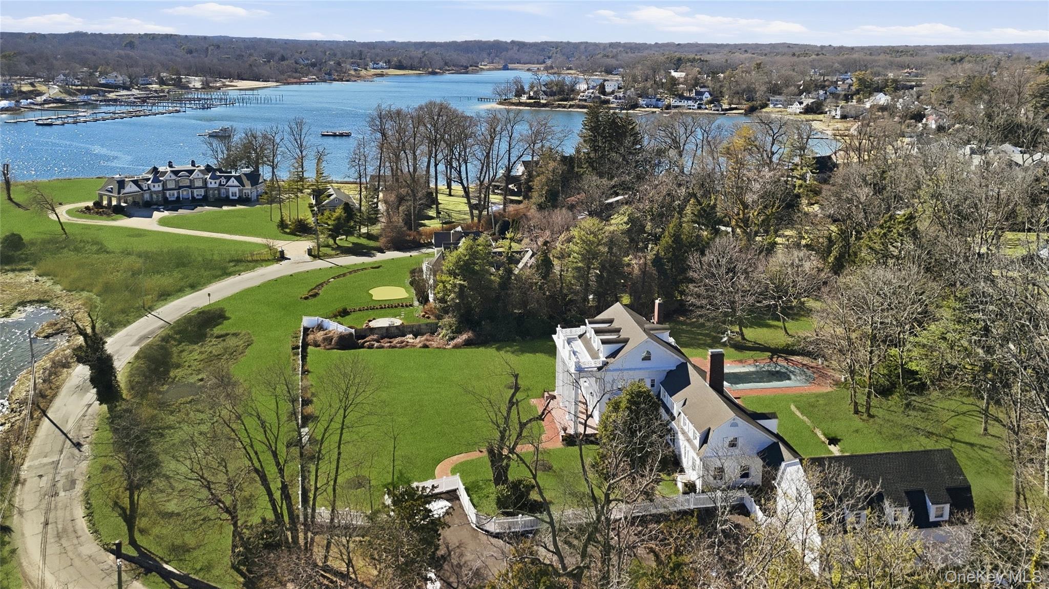 158 E Shore Road – For Sale photo 14