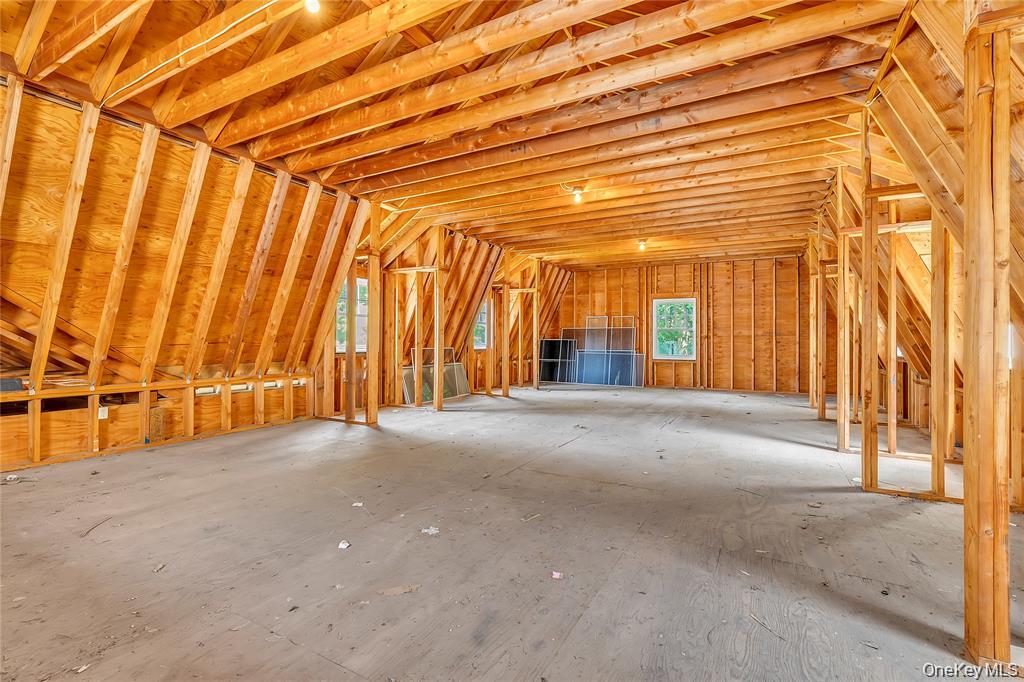 158 E Shore Road – For Sale photo 46