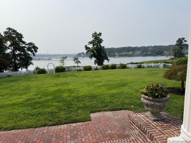 158 E Shore Road – For Sale photo 29
