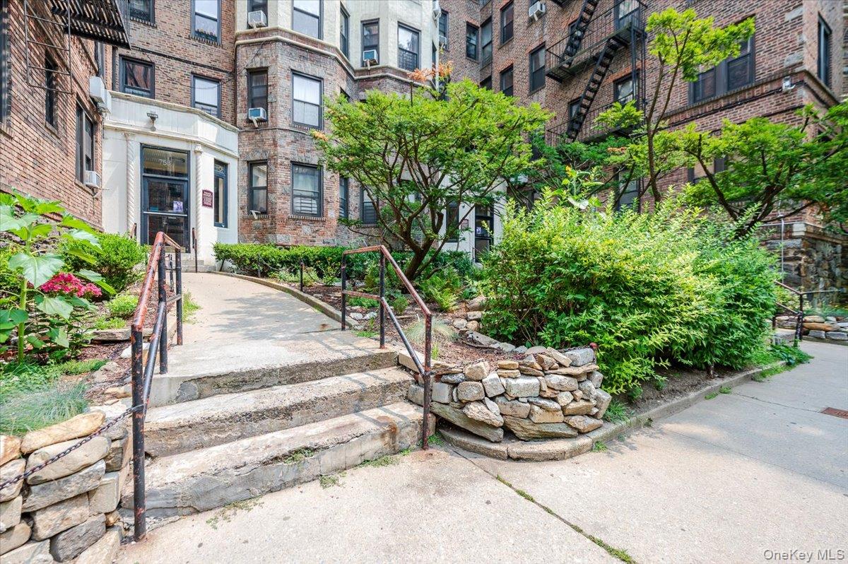 758 Brady Court, Unit 214 photo 17