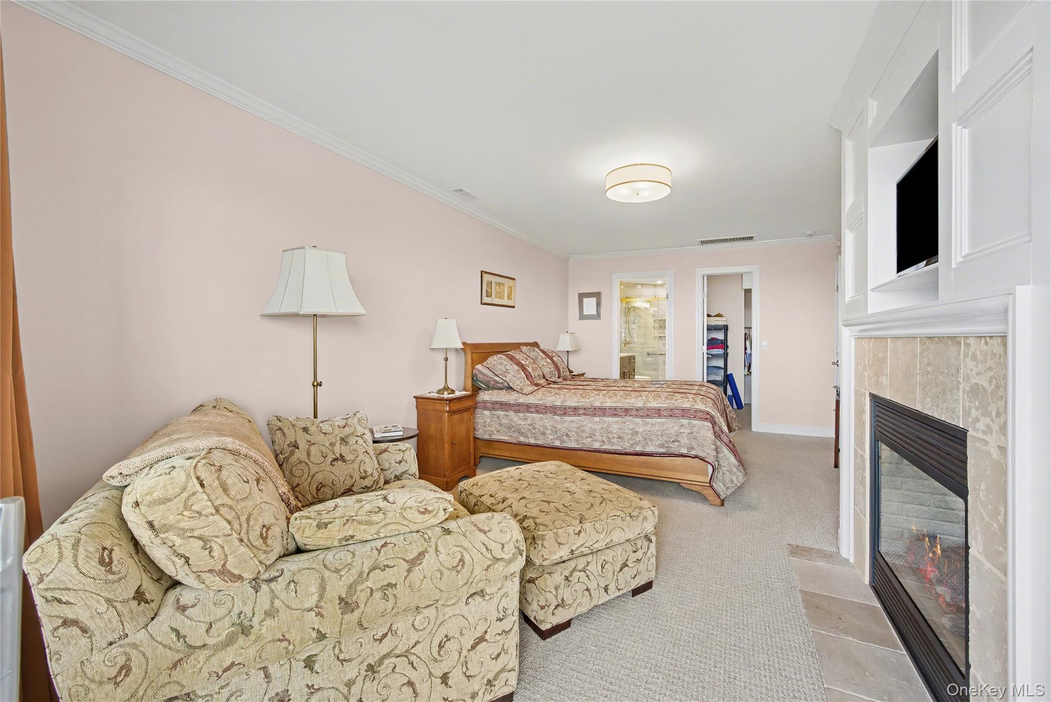 805 Bluffs Drive N, Unit 805 photo 16