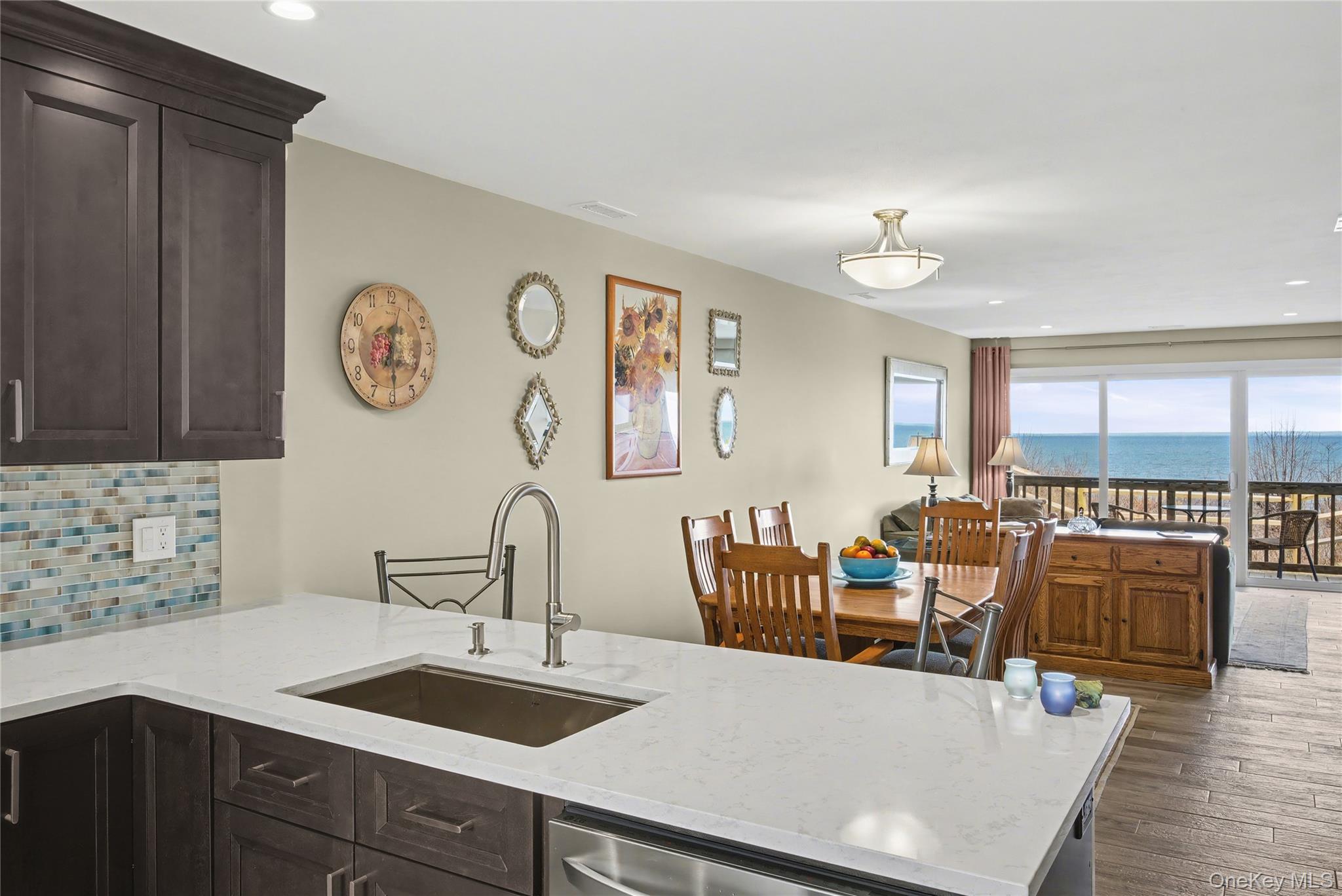 805 Bluffs Drive N, Unit 805 photo 9