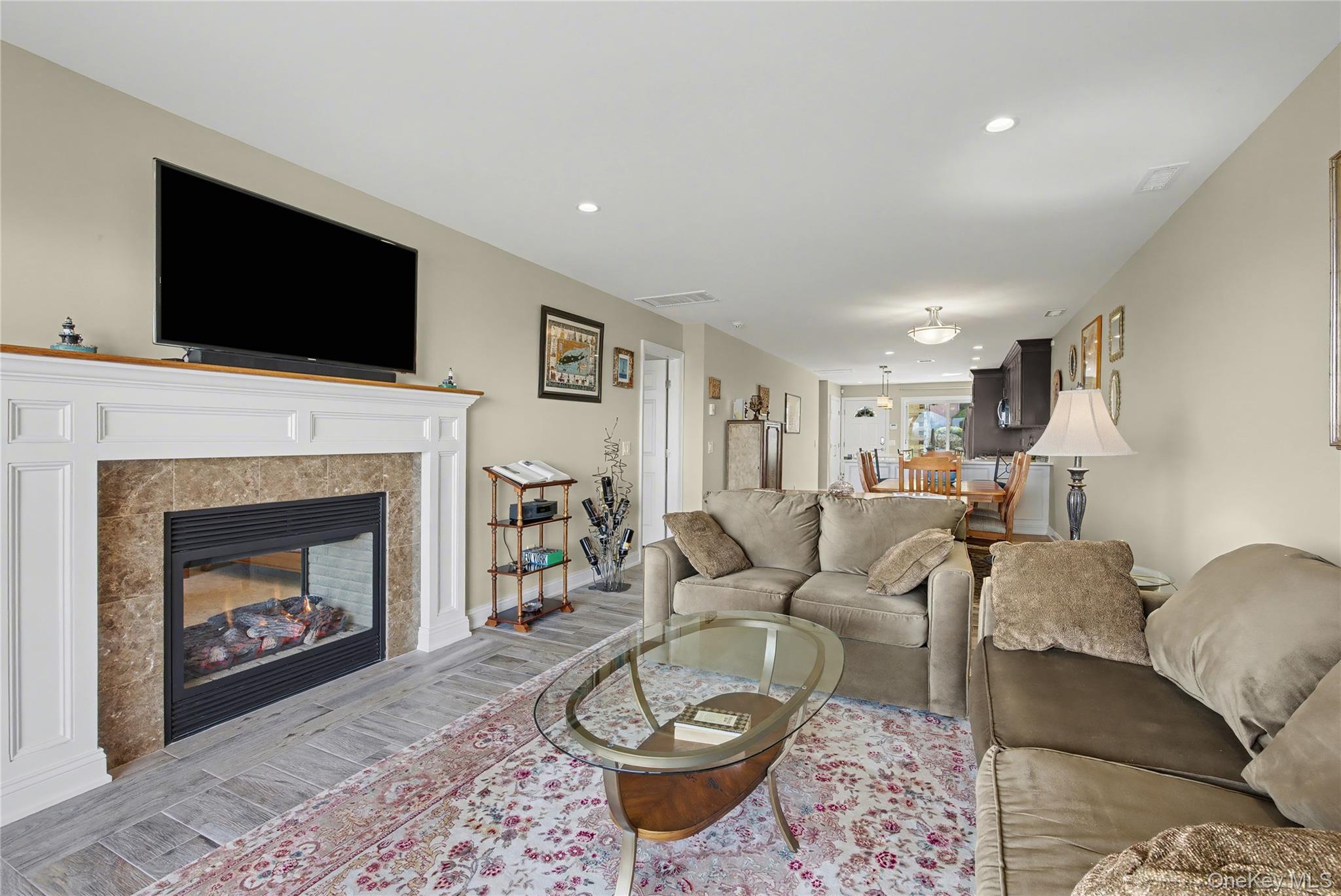 805 Bluffs Drive N, Unit 805 photo 14