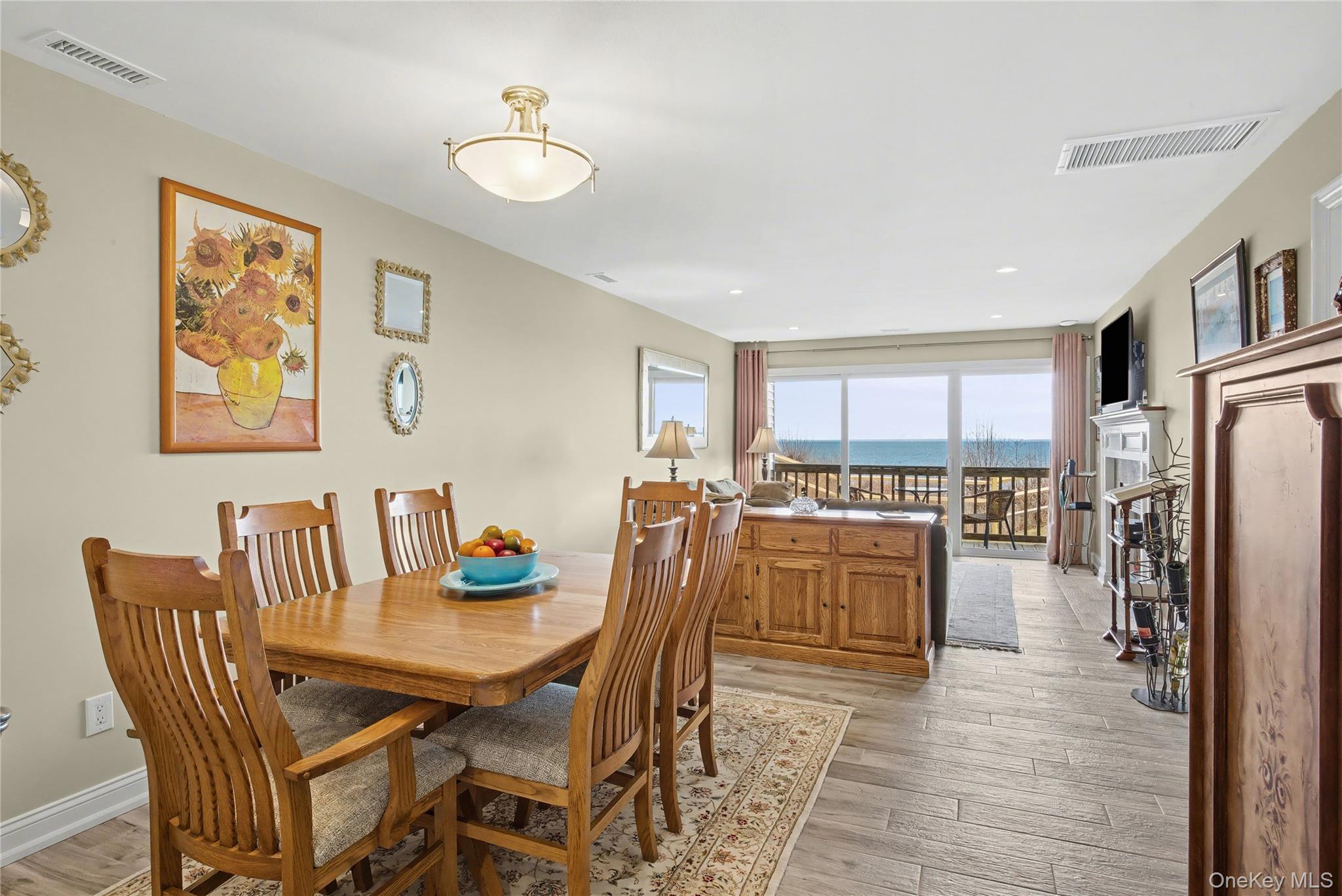805 Bluffs Drive N, Unit 805 photo 10