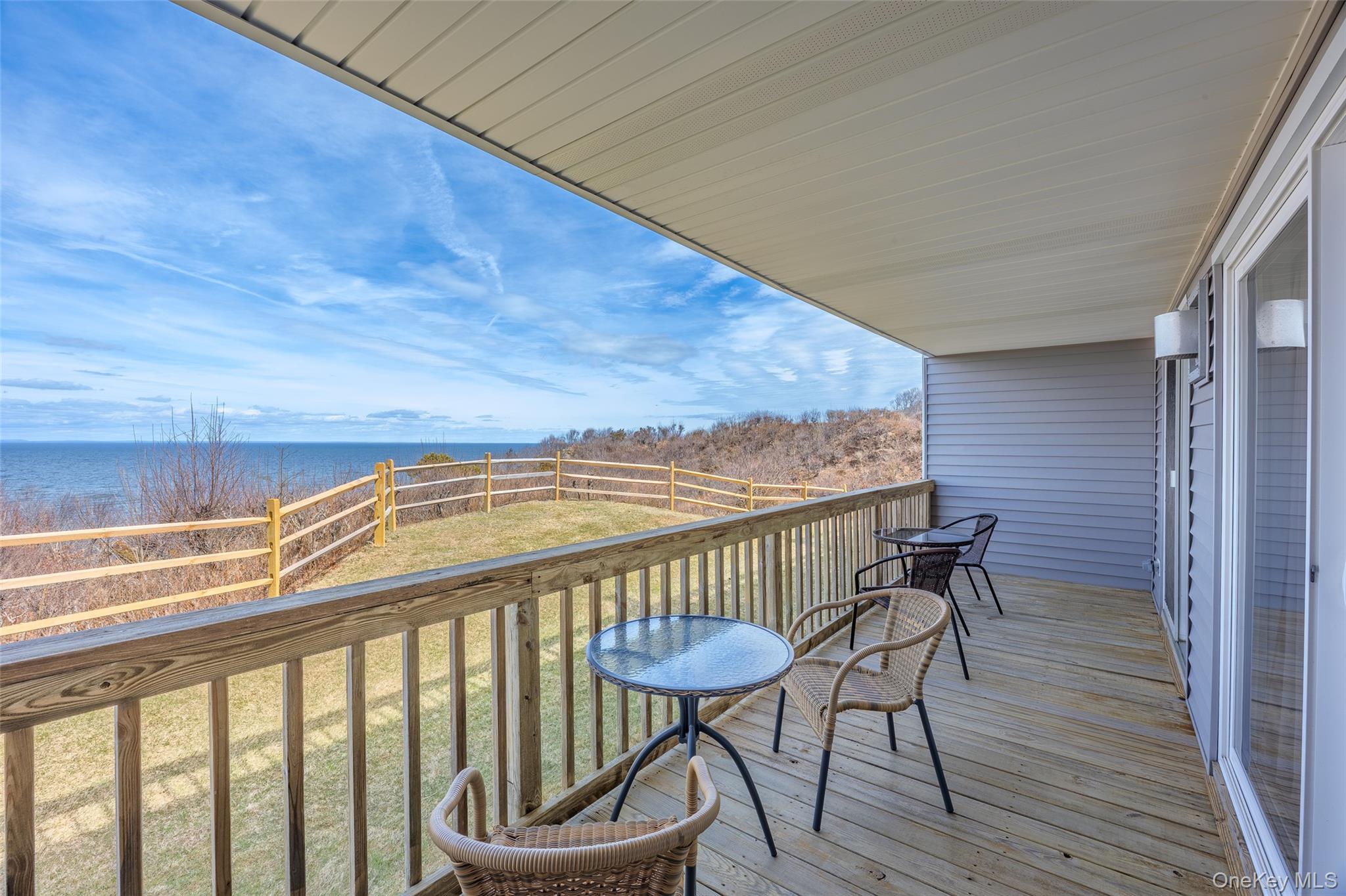 805 Bluffs Drive N, Unit 805