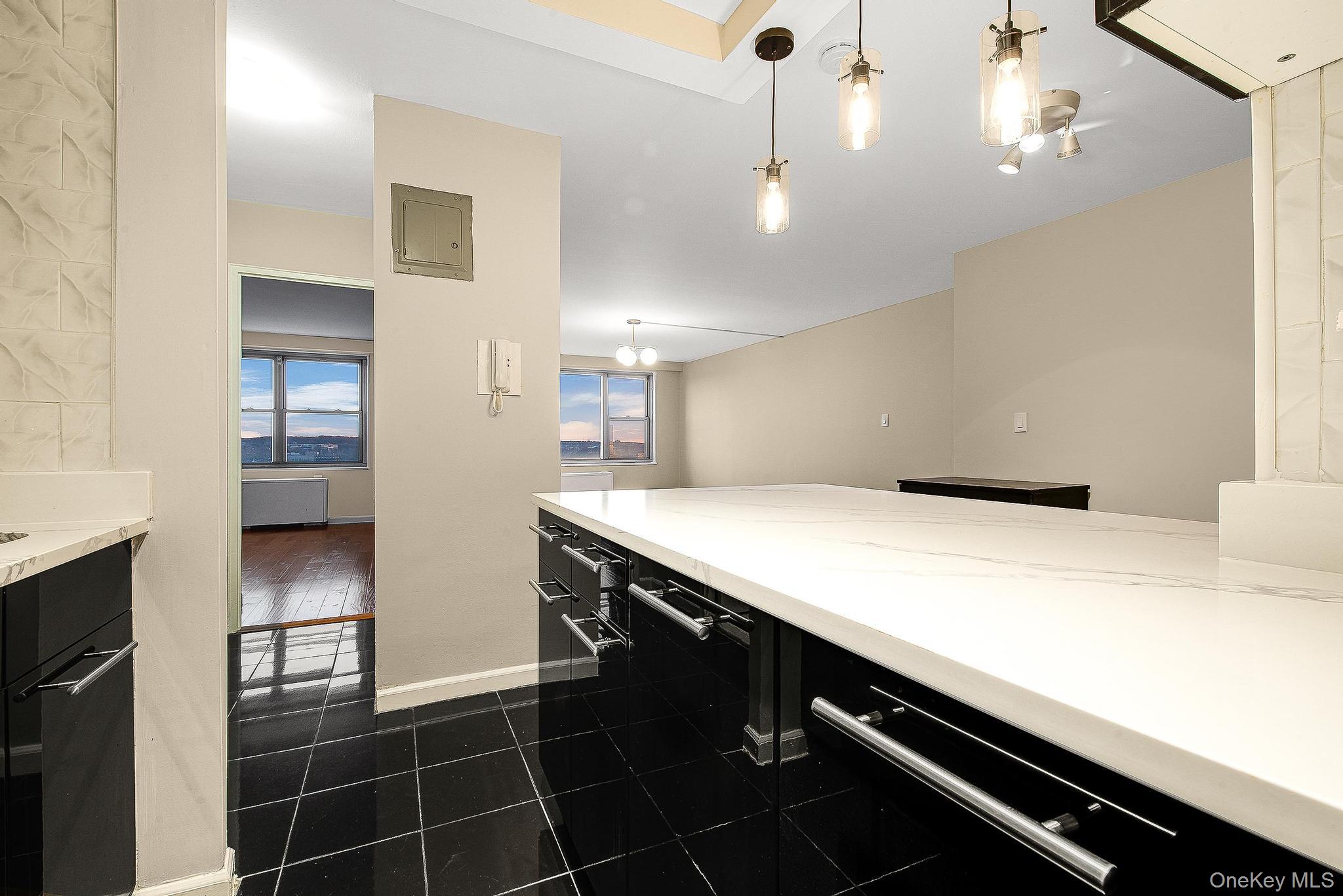 70-25 Yellowstone Boulevard, Unit 14O photo 13