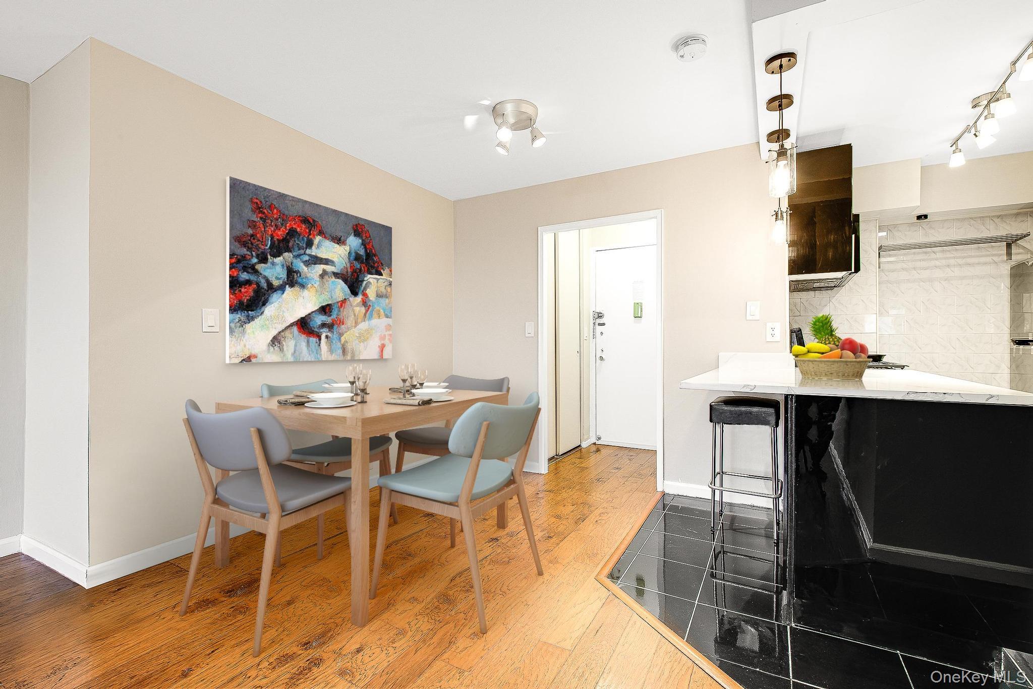 70-25 Yellowstone Boulevard, Unit 14O photo 4