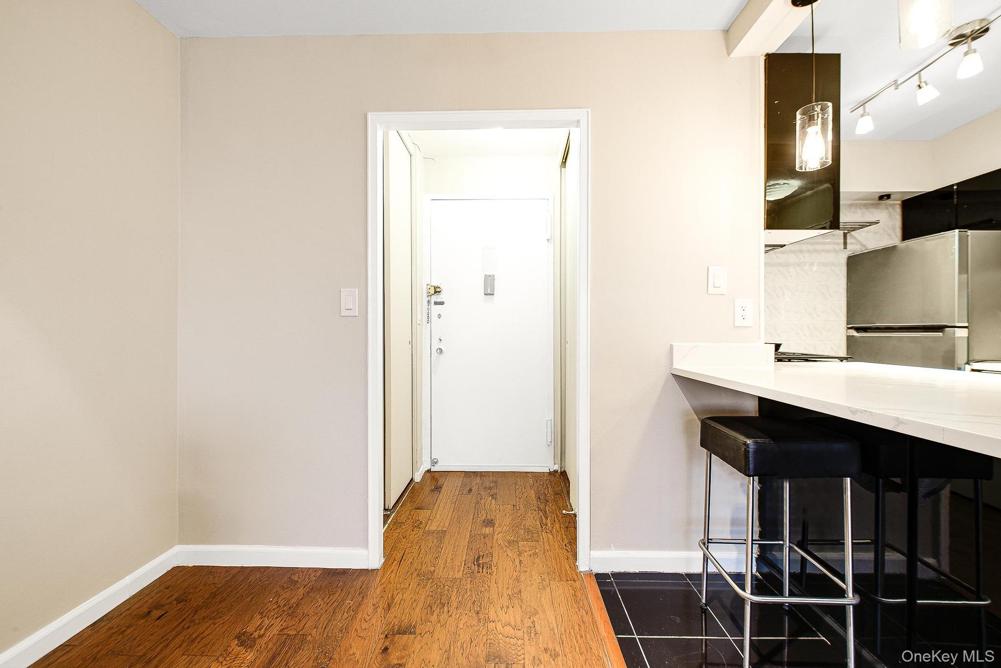 70-25 Yellowstone Boulevard, Unit 14O photo 6